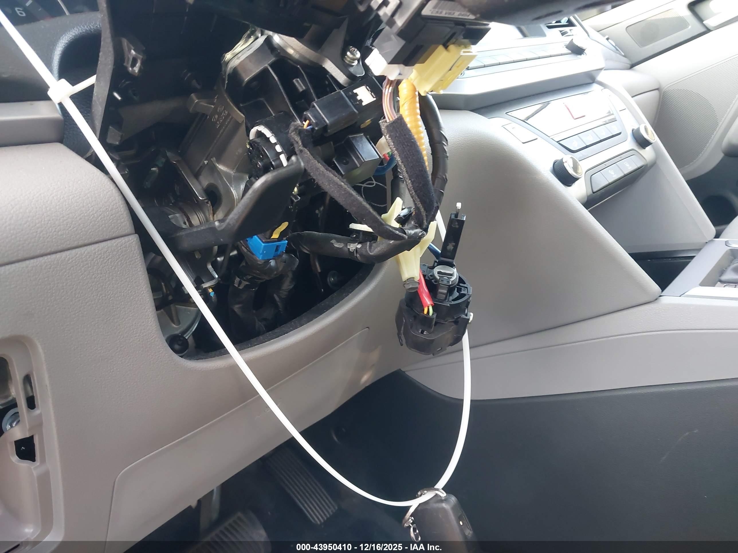 HYUNDAI ELANTRA image 6