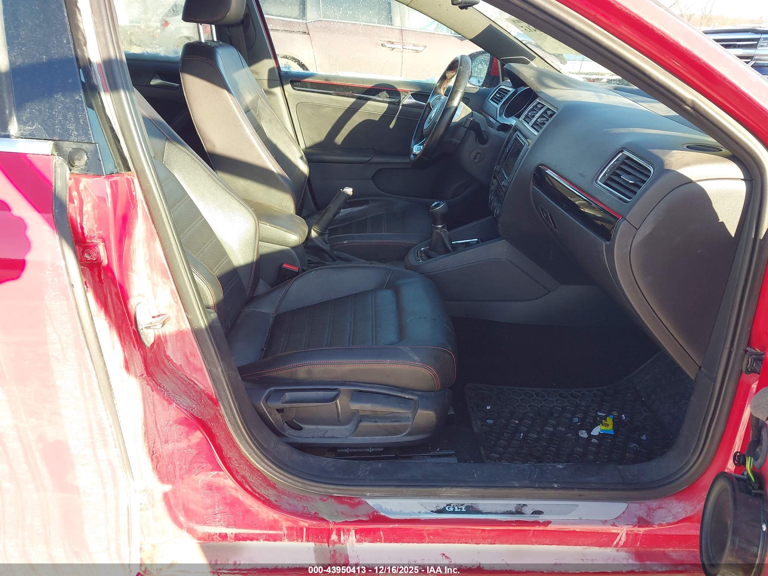 VOLKSWAGEN JETTA image 5