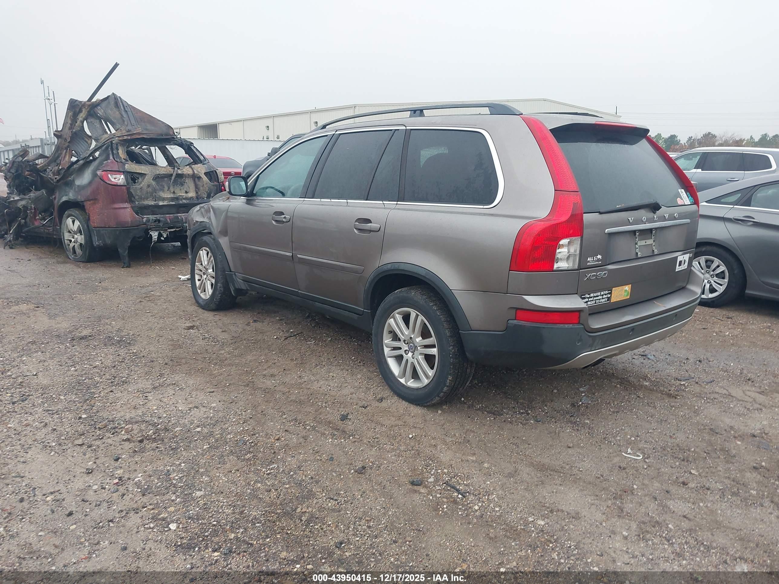 VOLVO XC90 image 3