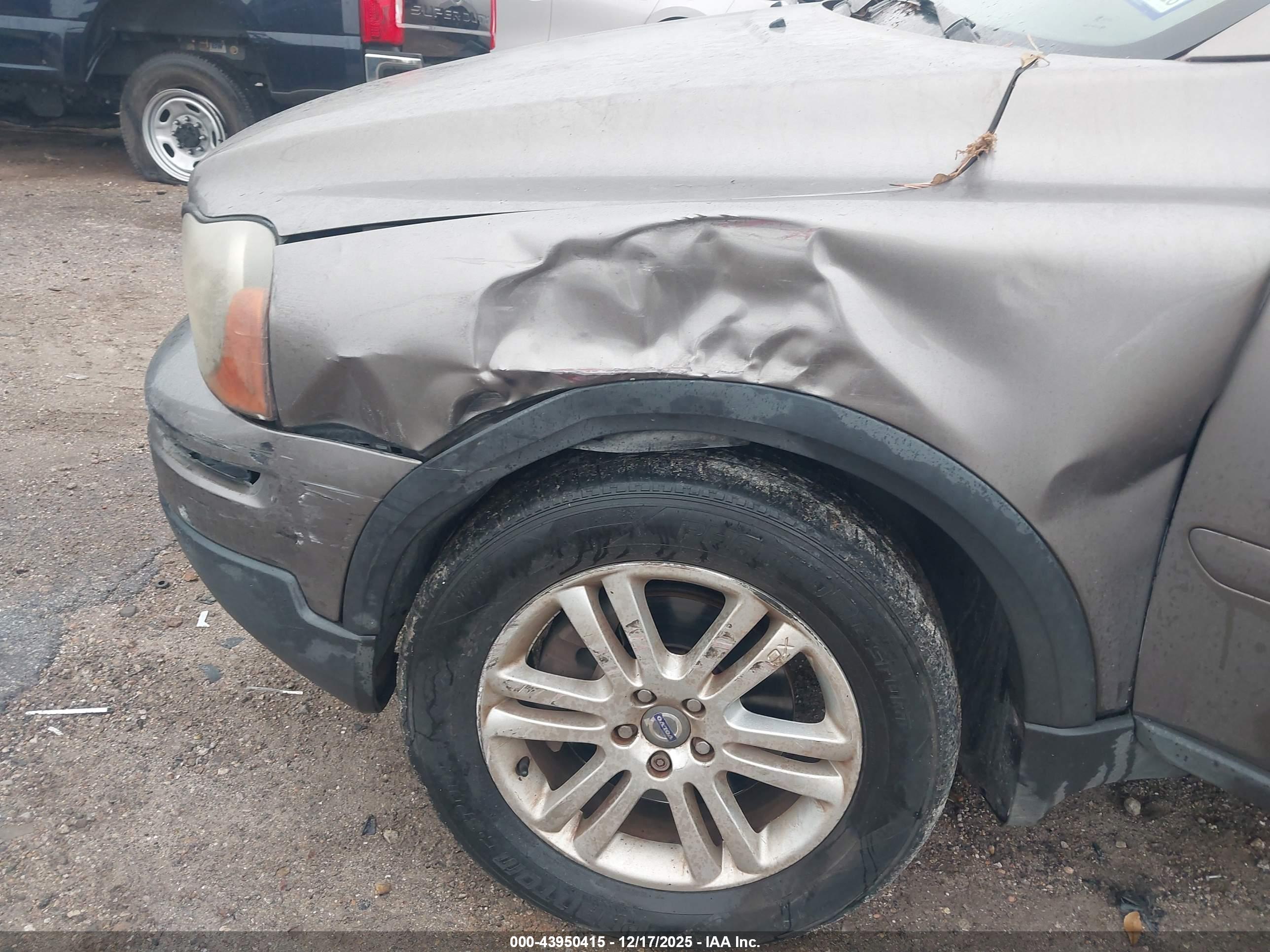 VOLVO XC90 image 6