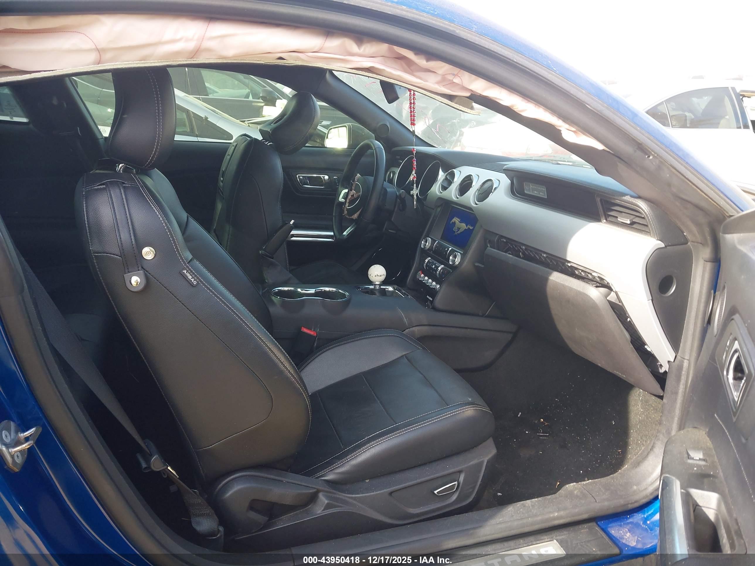 FORD MUSTANG image 5
