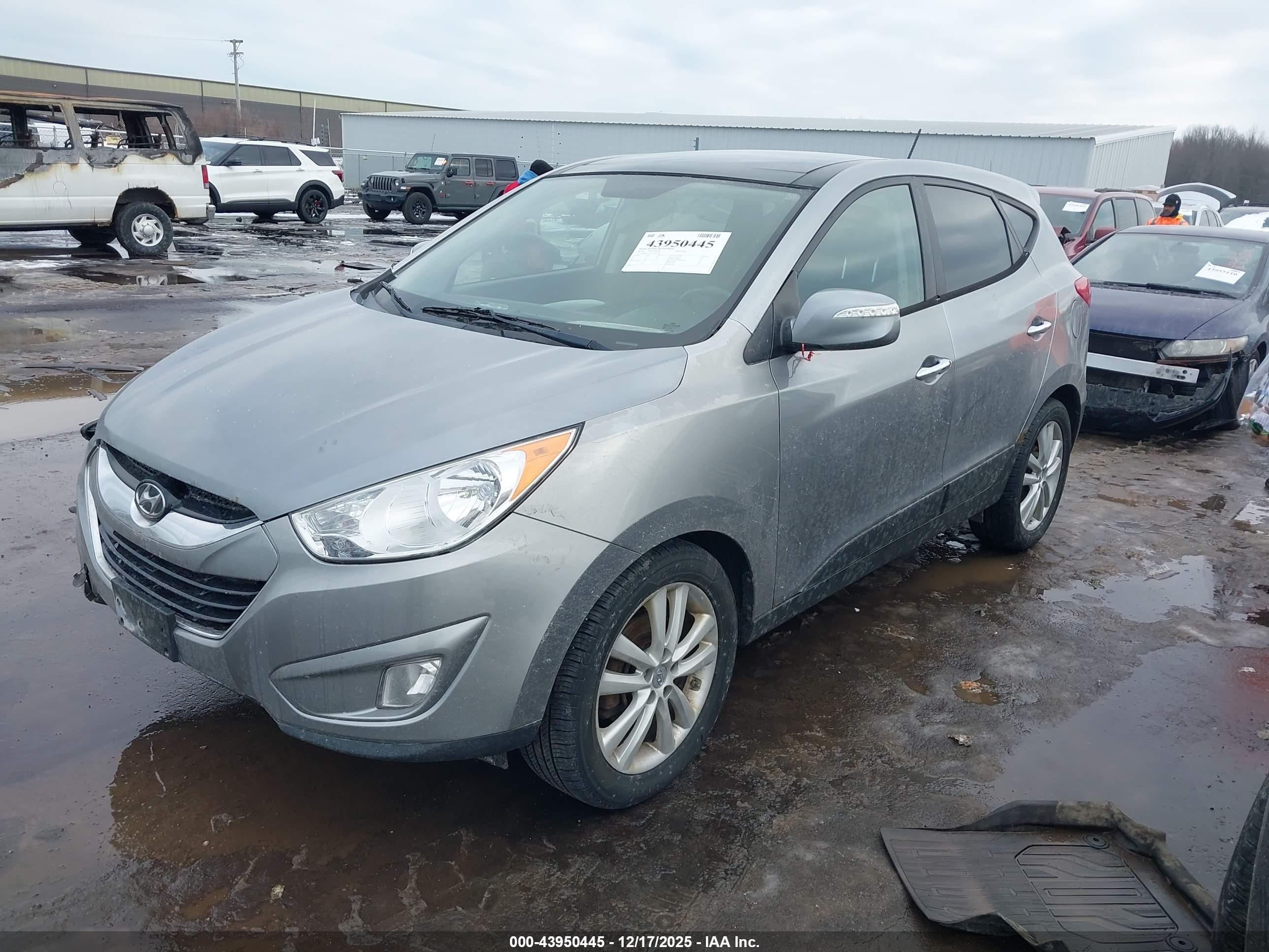 HYUNDAI TUCSON image 2