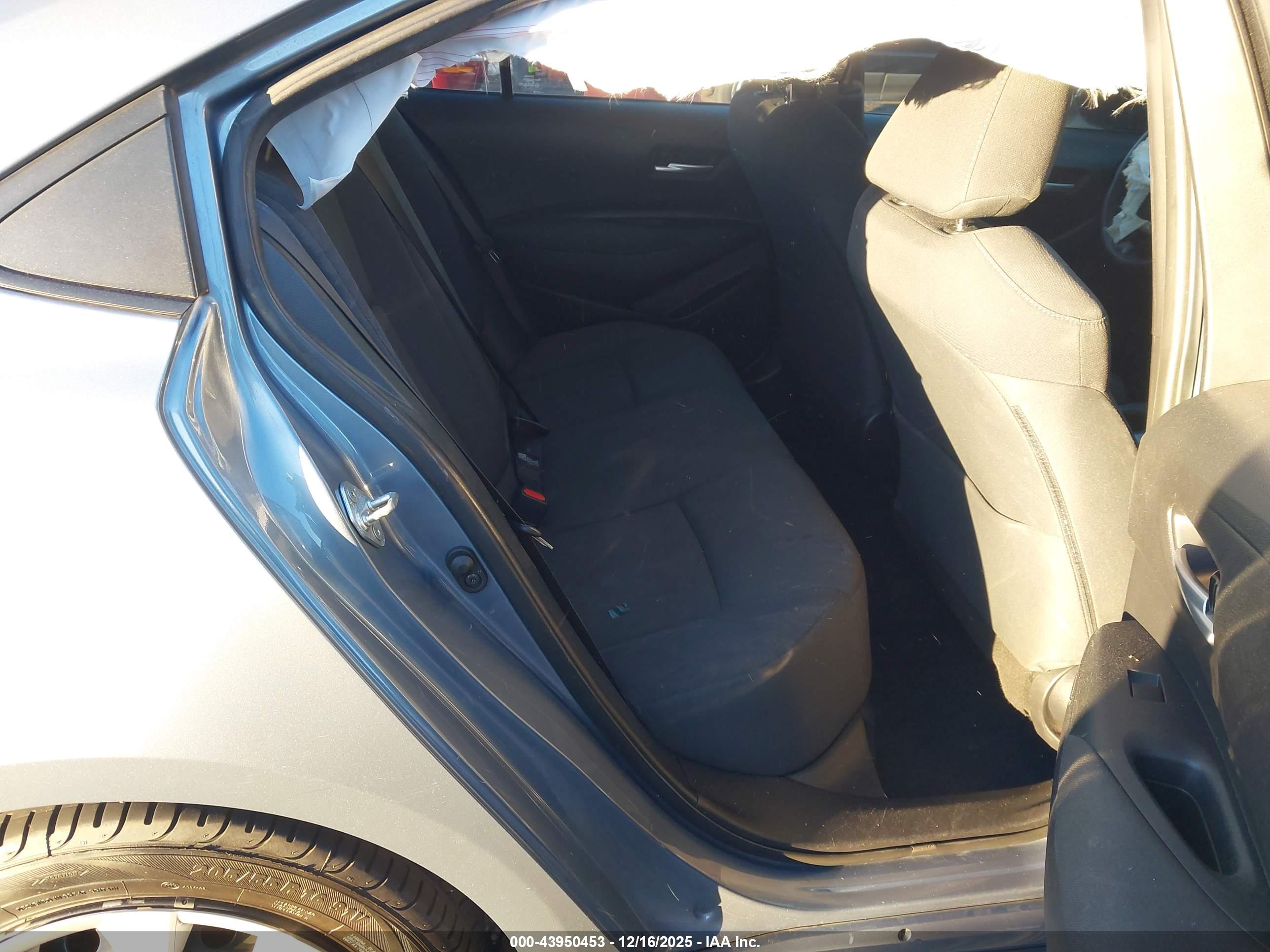 TOYOTA COROLLA image 8