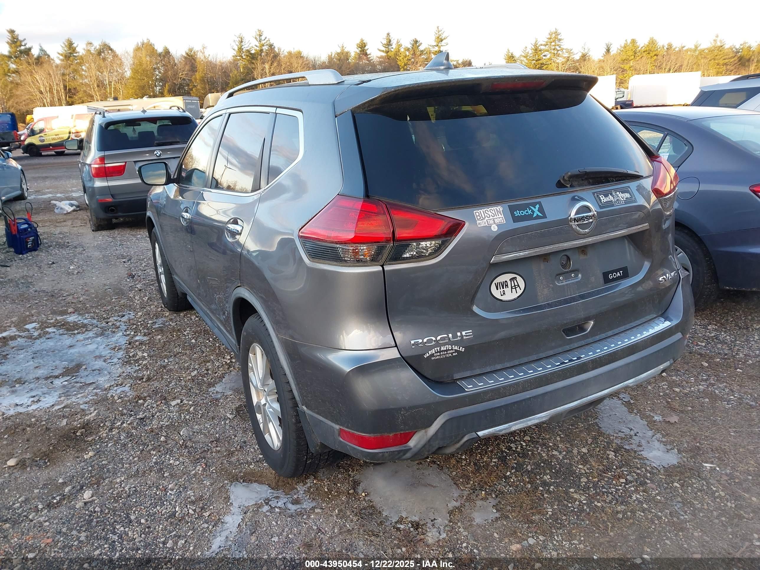 NISSAN ROGUE image 3