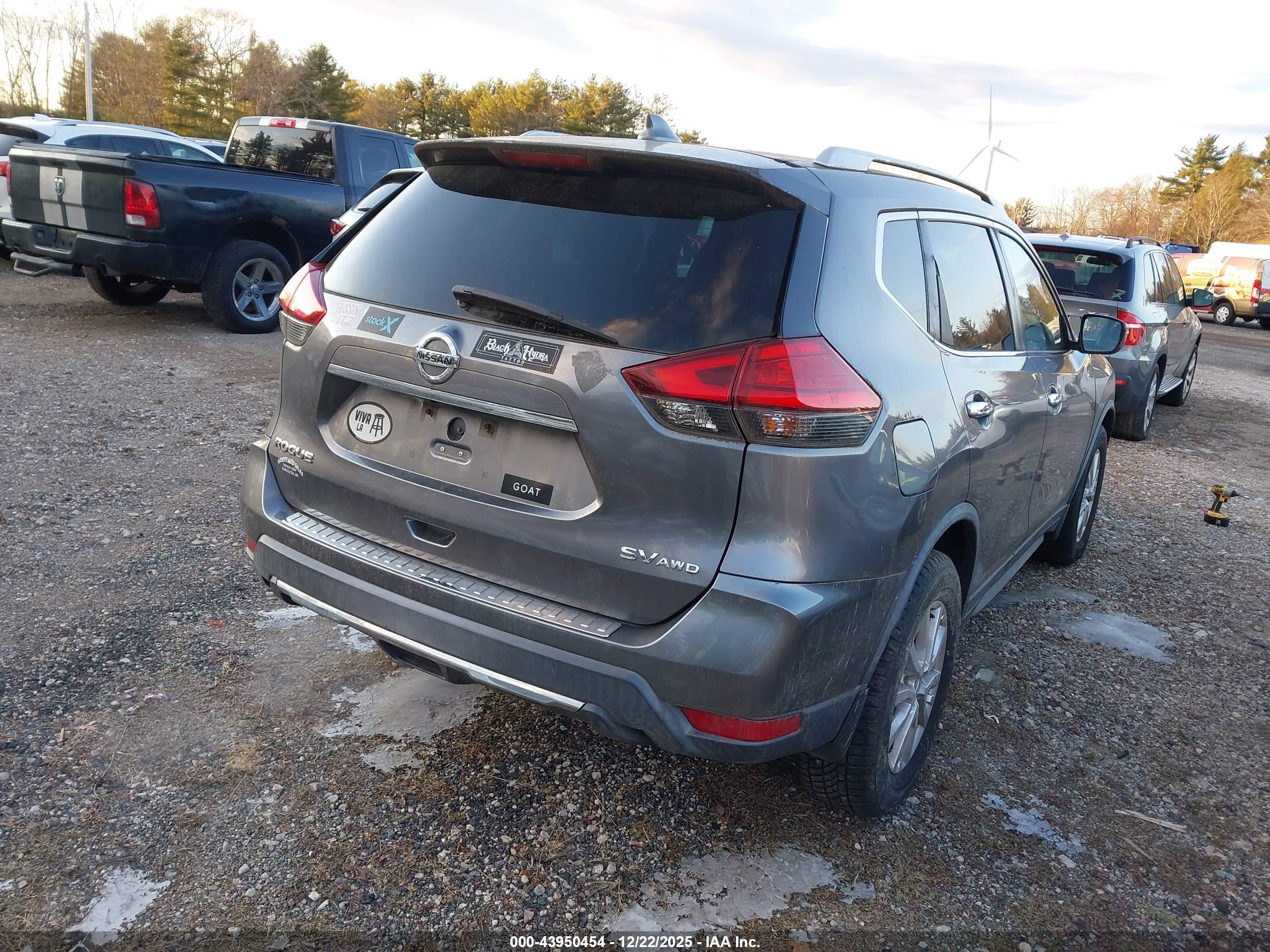 NISSAN ROGUE image 4