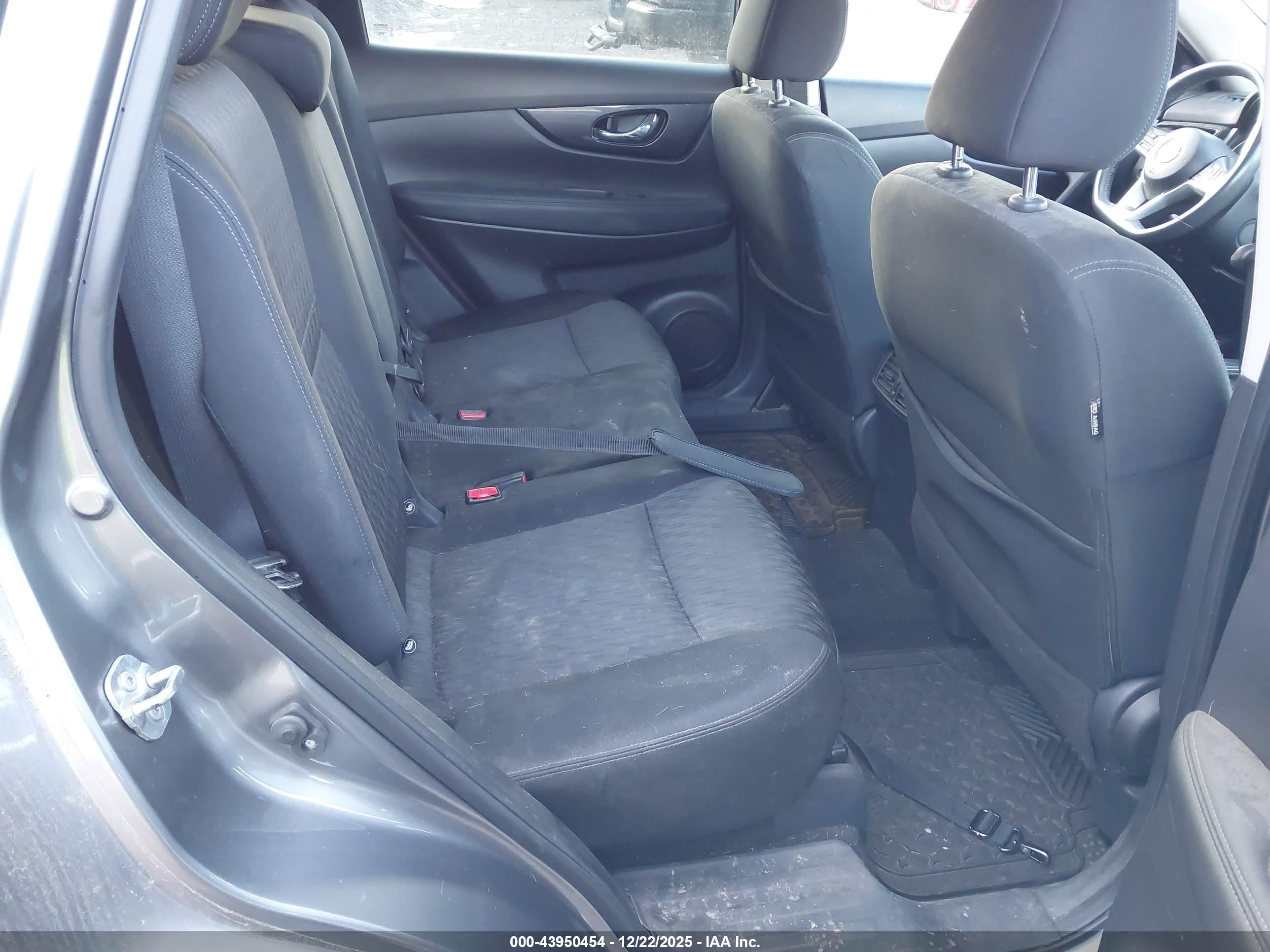 NISSAN ROGUE image 8