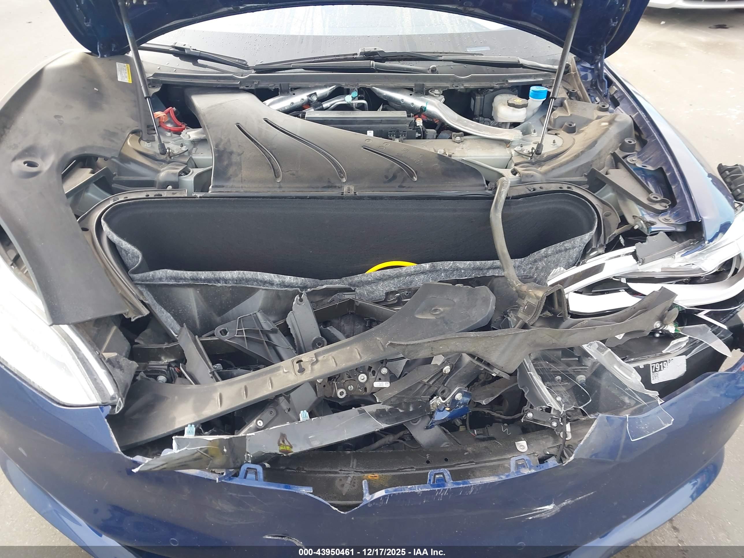 TESLA MODEL image 10
