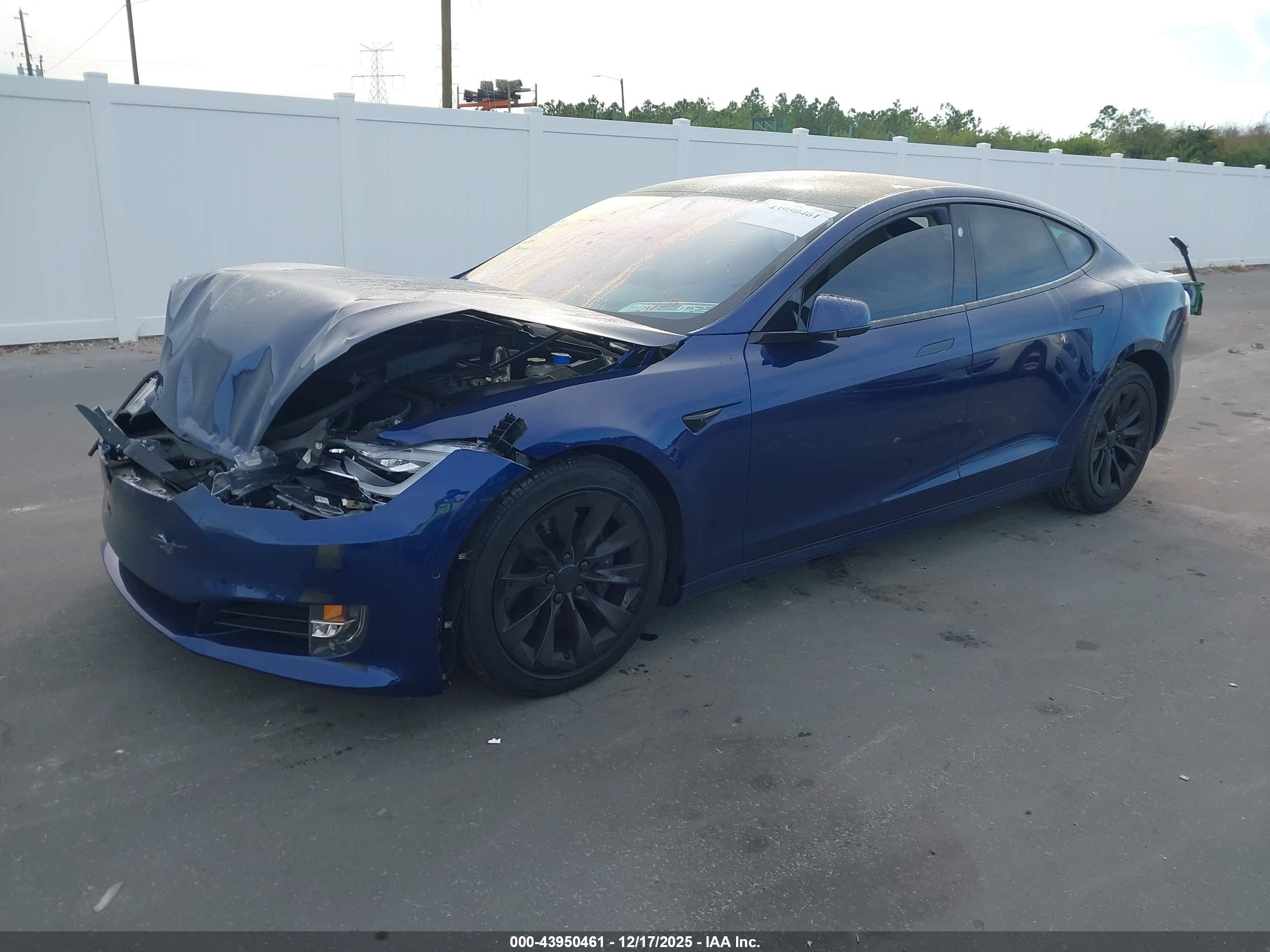 TESLA MODEL image 2