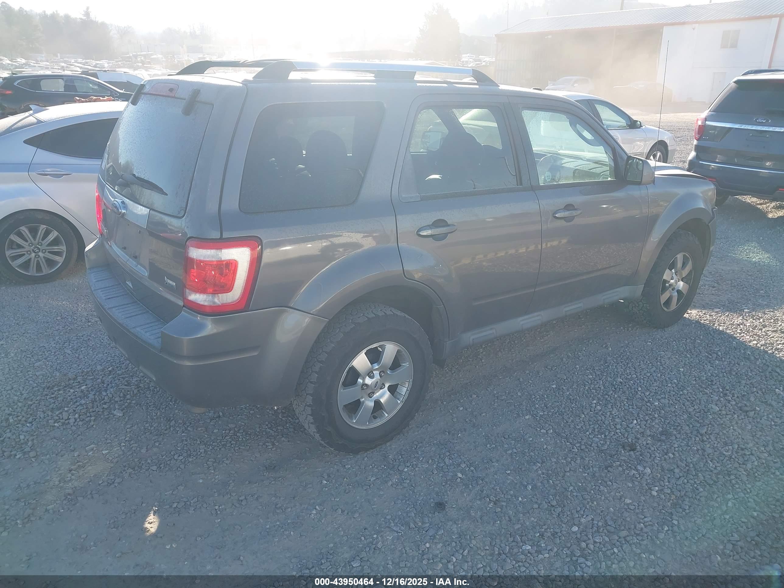FORD ESCAPE image 4