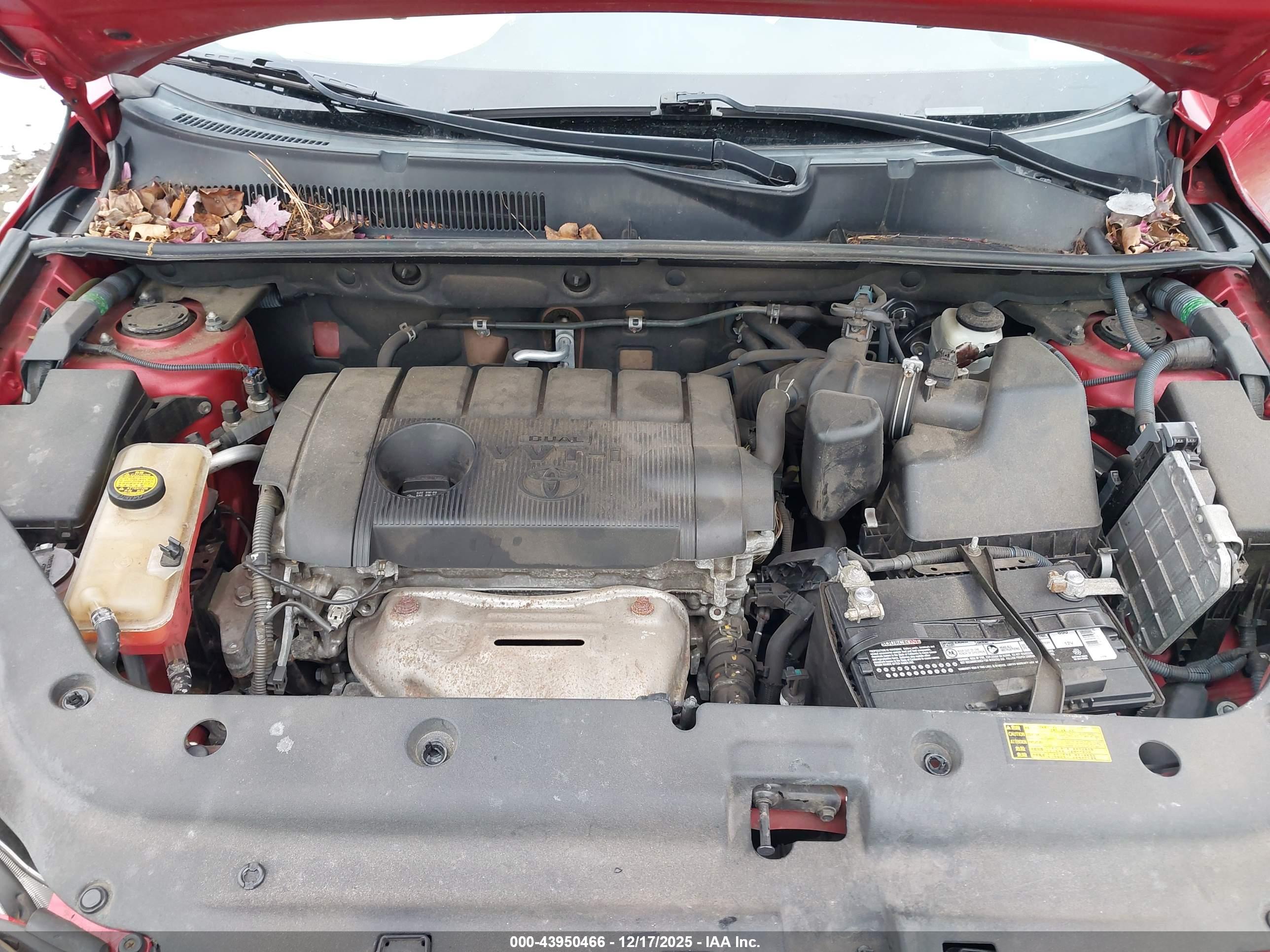 TOYOTA RAV4 image 10