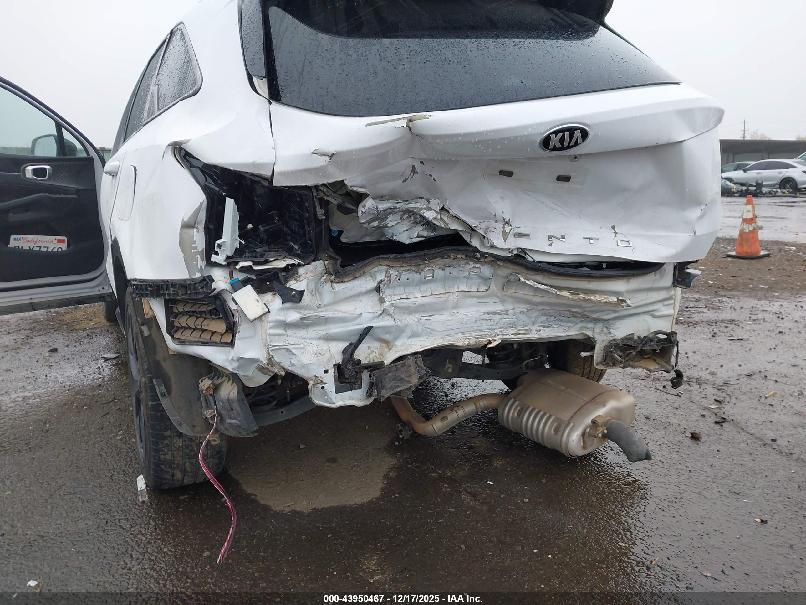 KIA SORENTO image 6