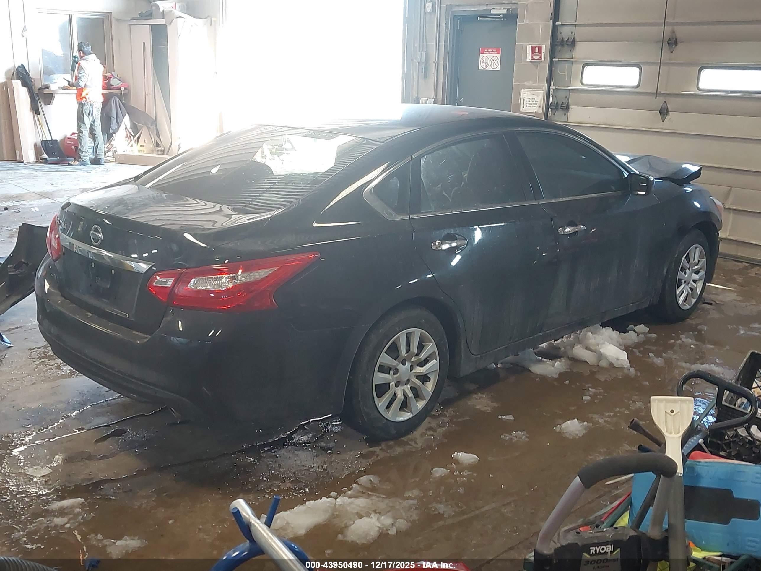 NISSAN ALTIMA image 4