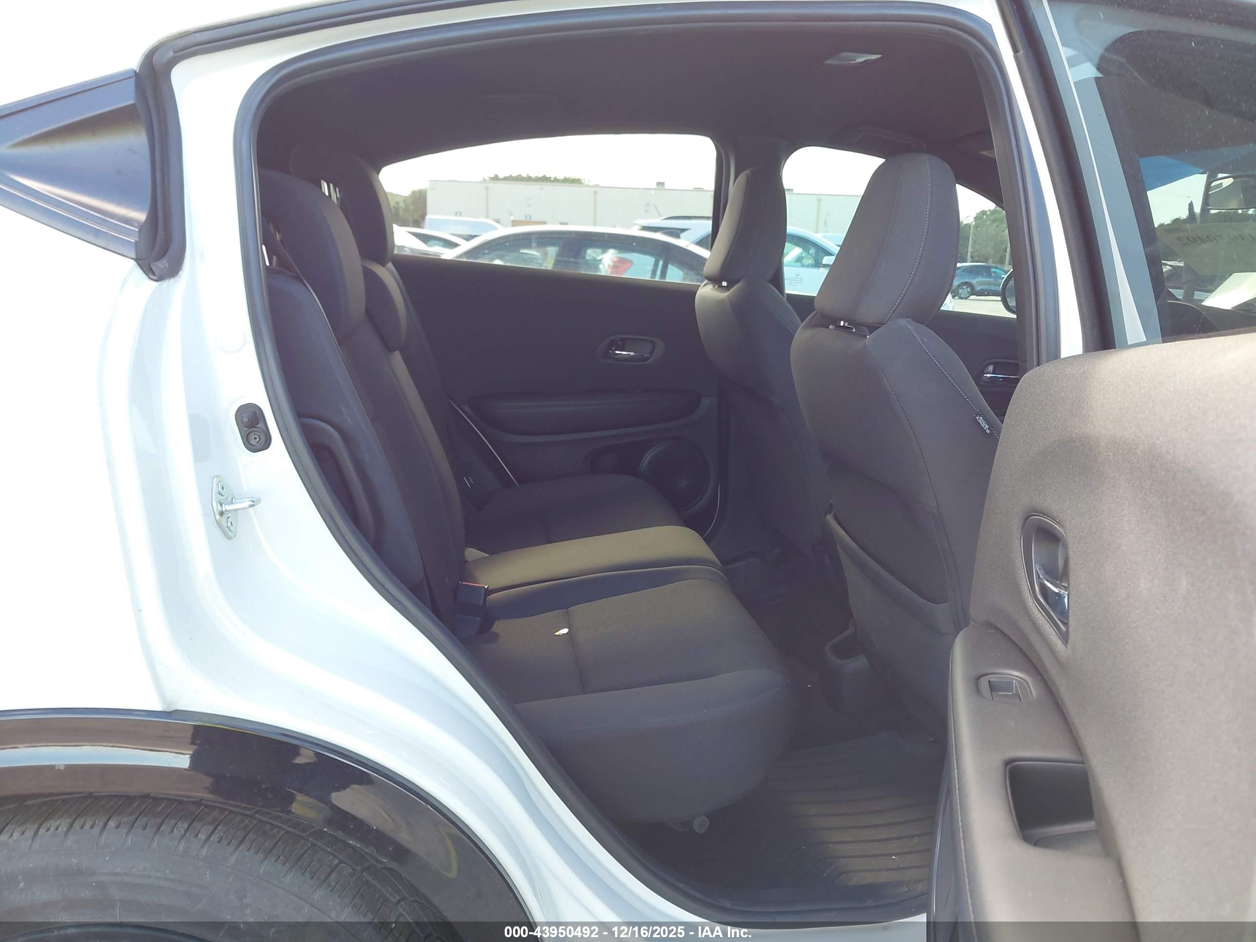 HONDA HR-V image 8