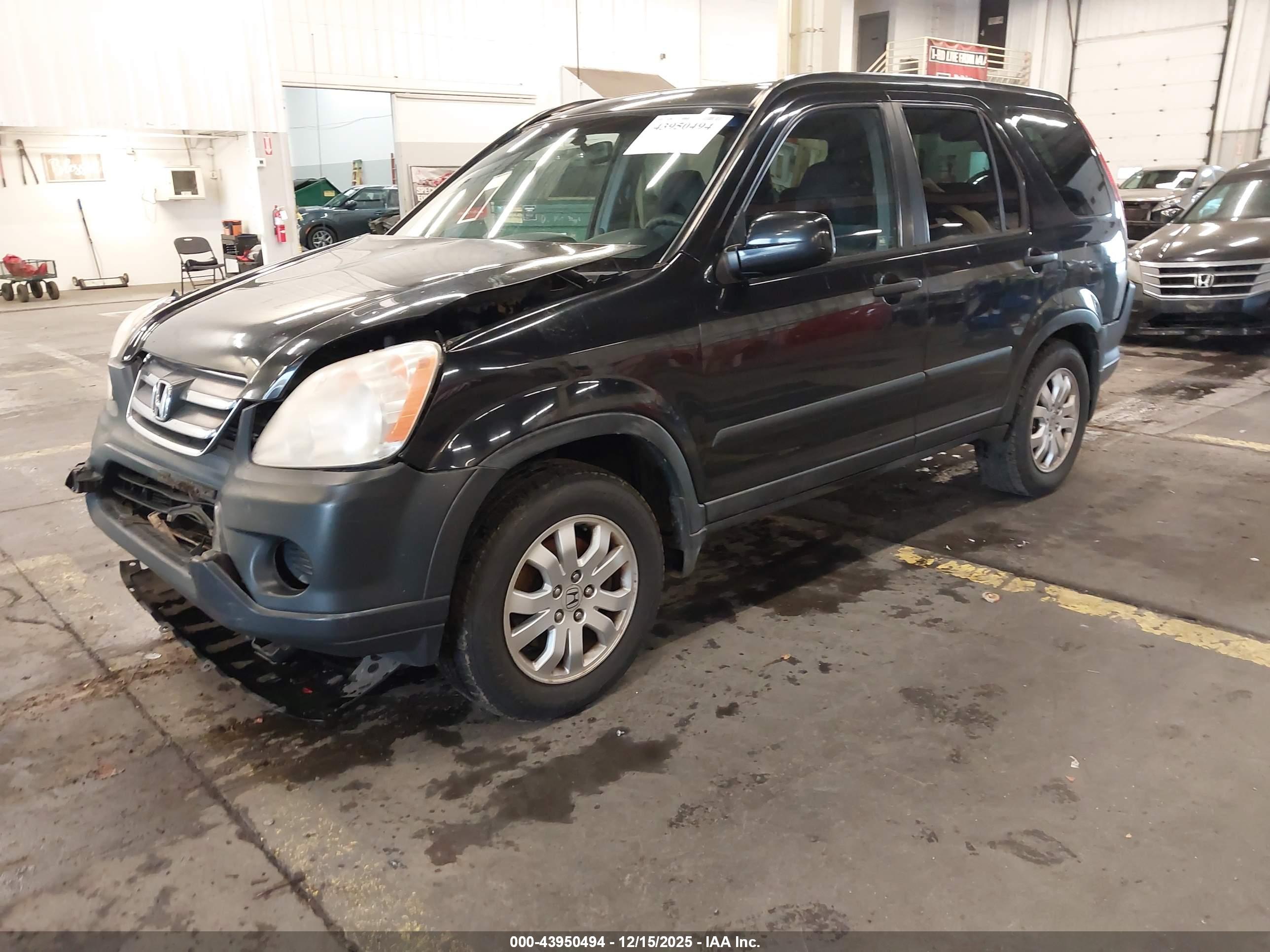 HONDA CR-V image 2