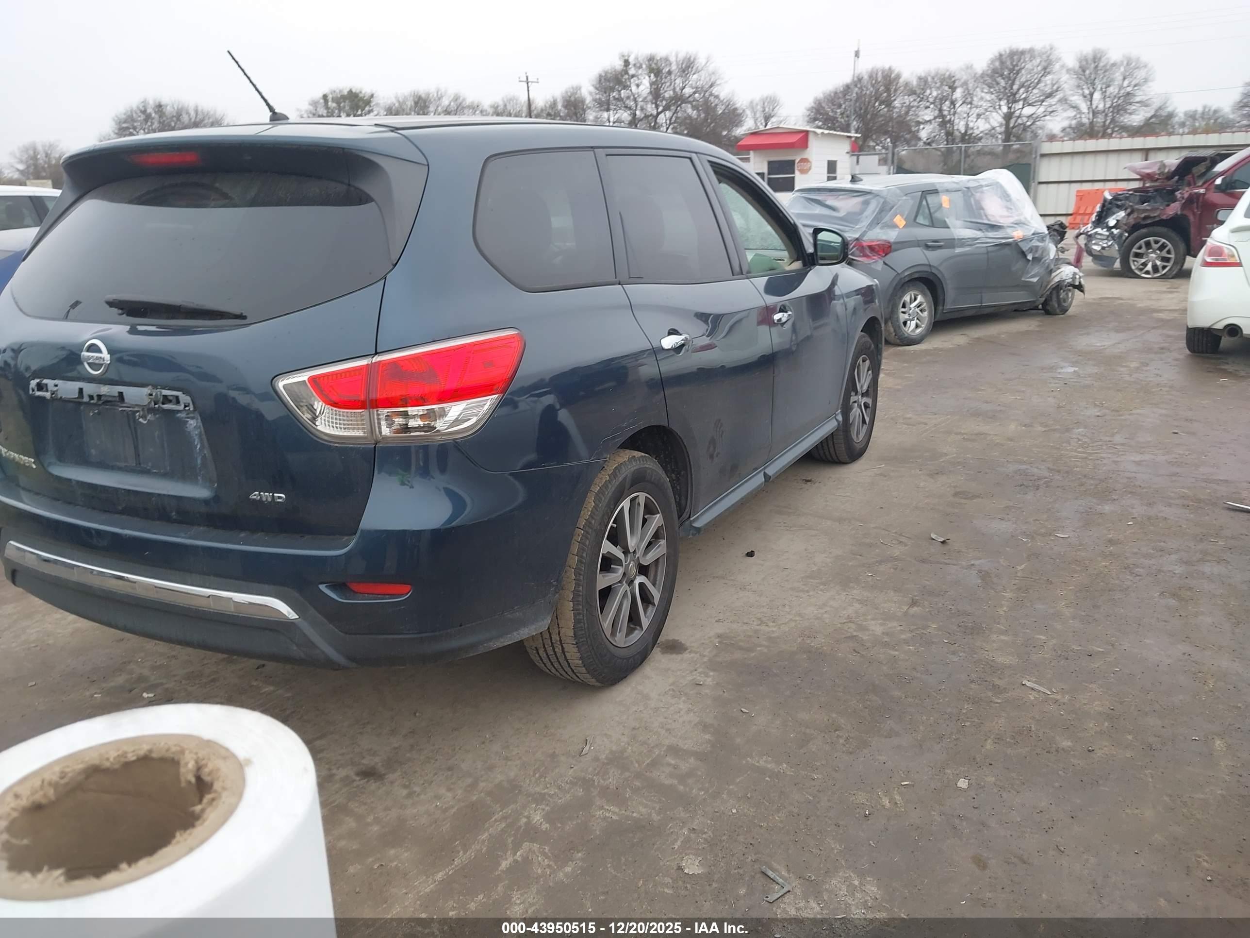 NISSAN PATHFINDER image 4