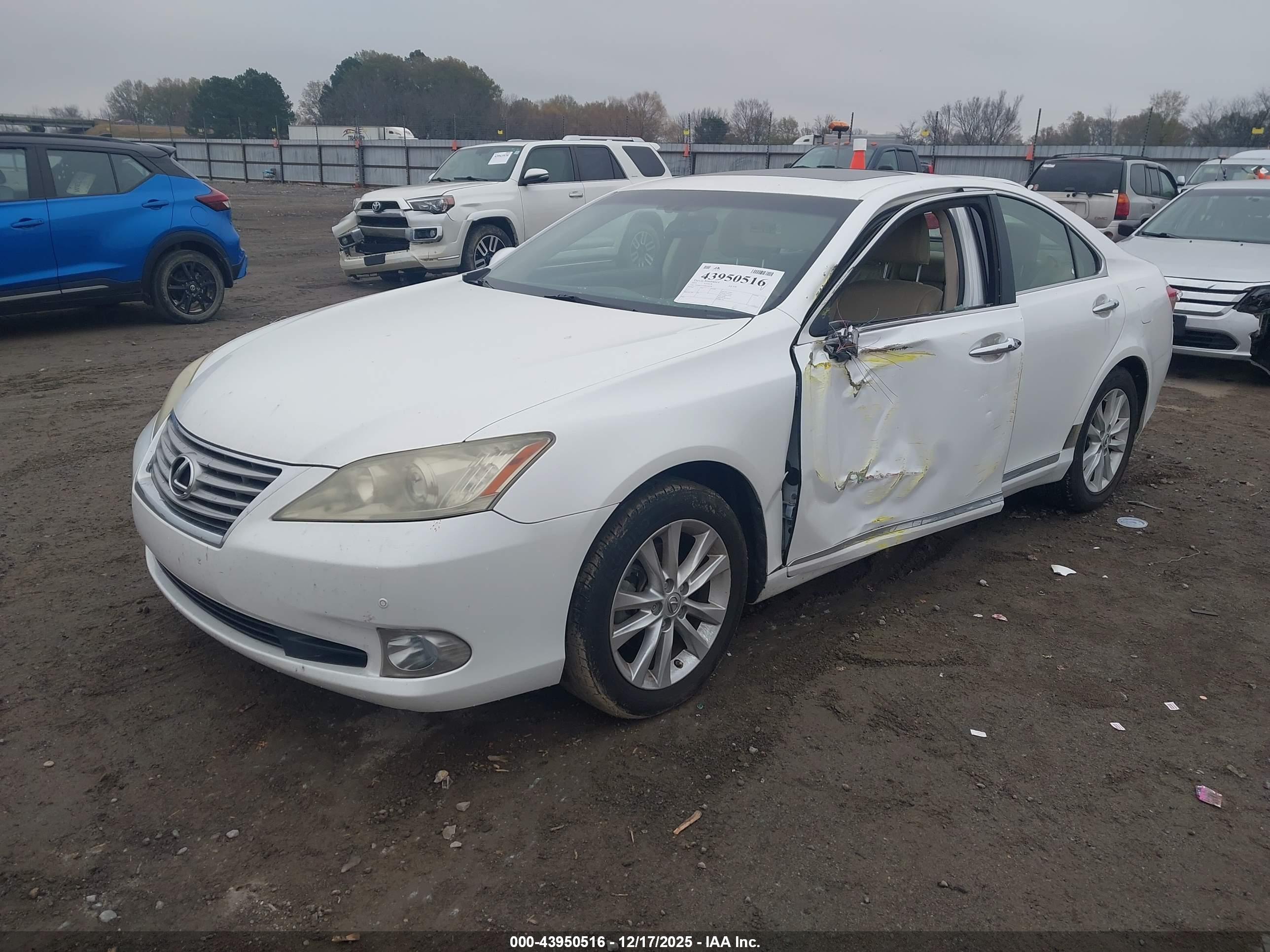 LEXUS ES image 2