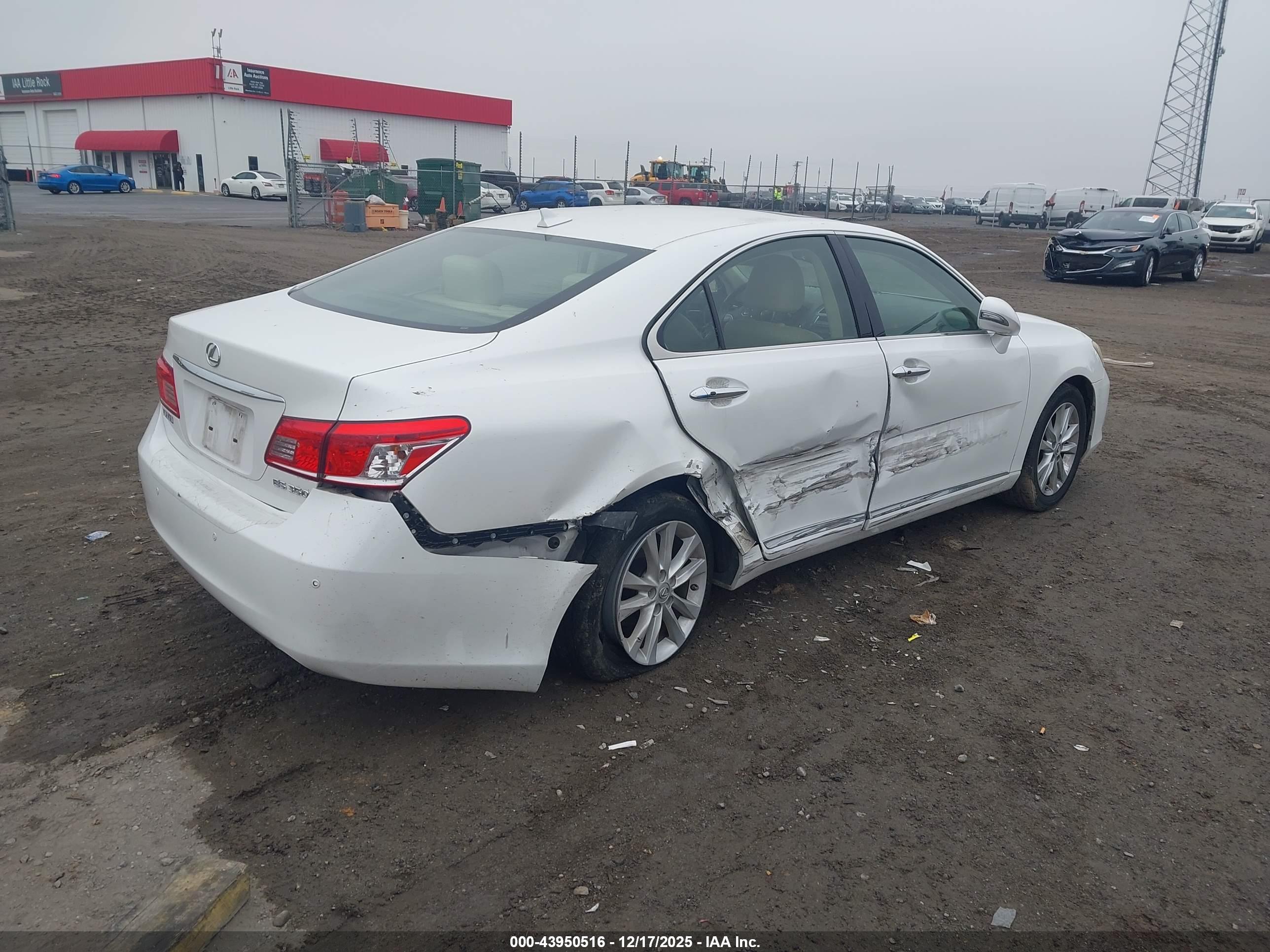 LEXUS ES image 4