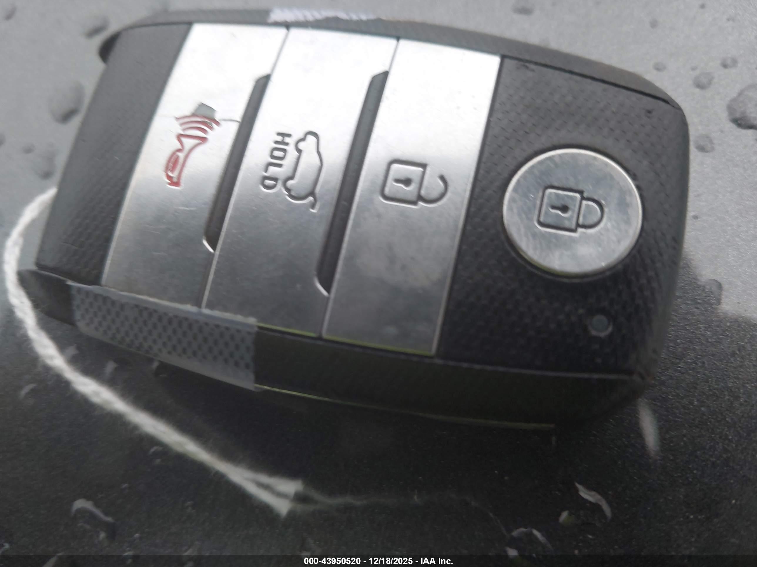 KIA NIRO image 11