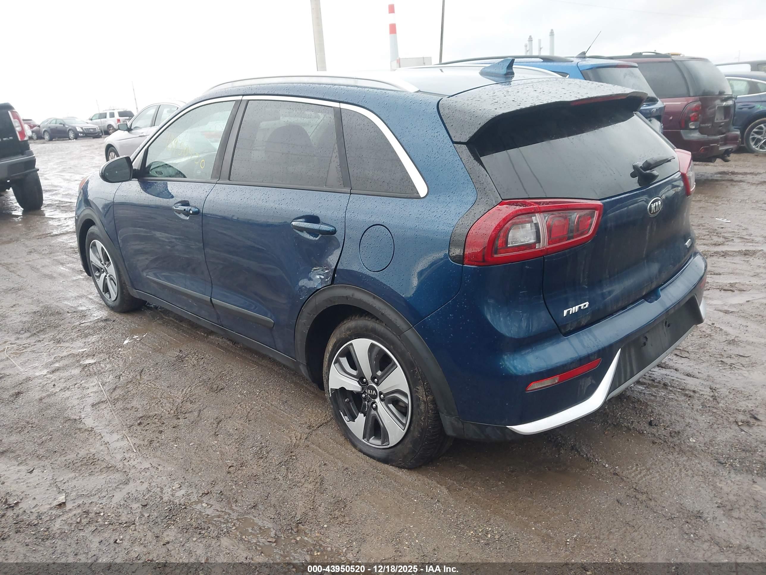 KIA NIRO image 3