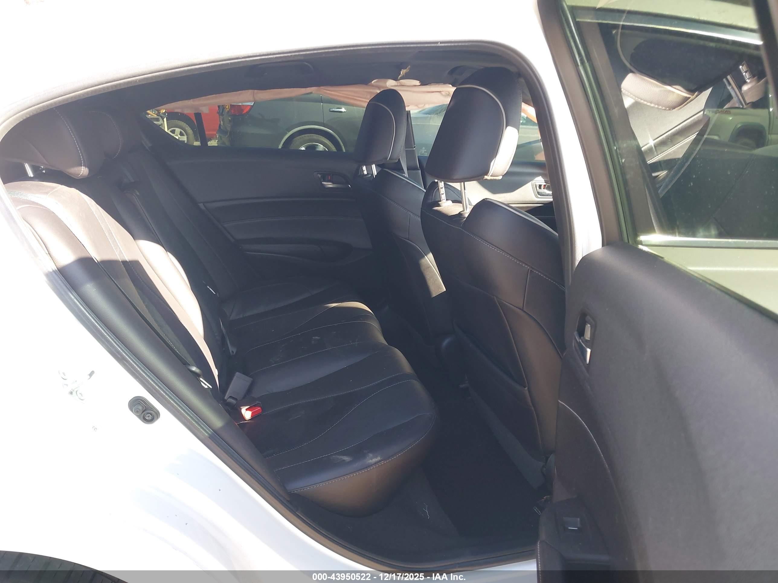ACURA ILX image 8