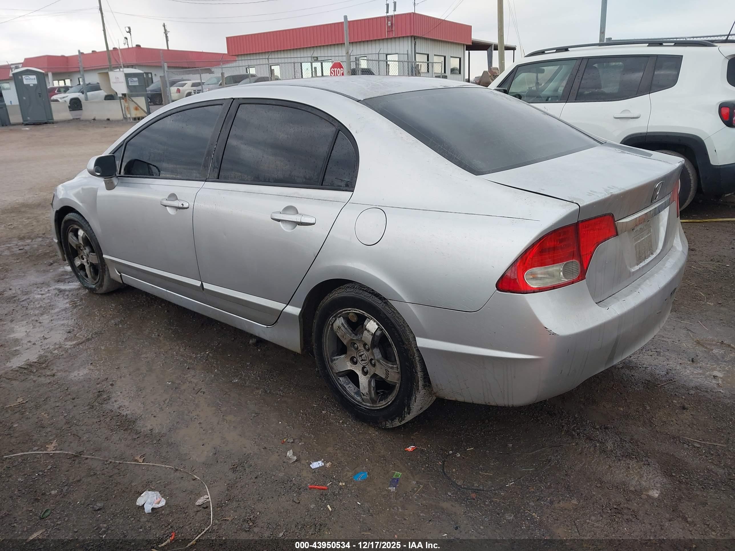 HONDA CIVIC image 3