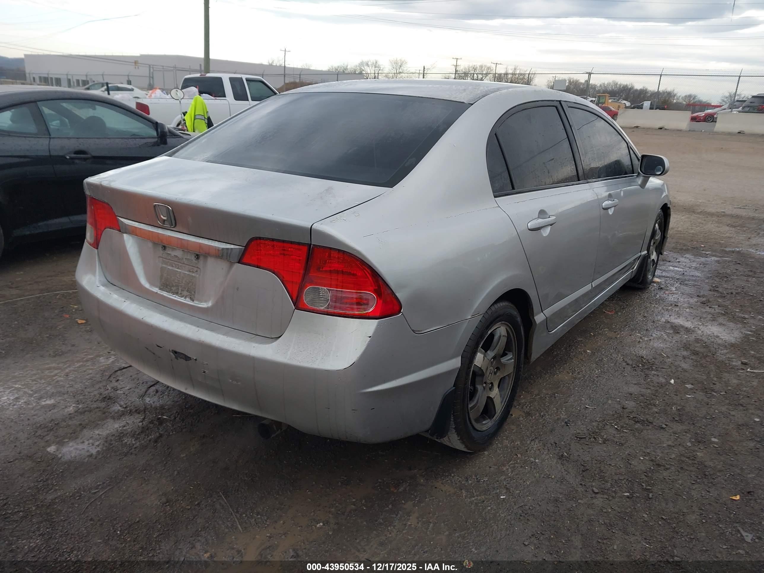 HONDA CIVIC image 4