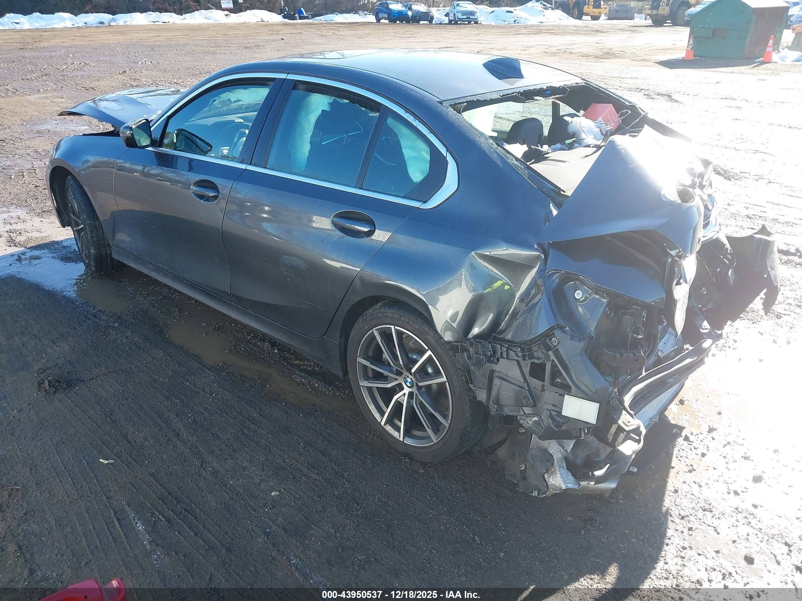 BMW 330I image 3
