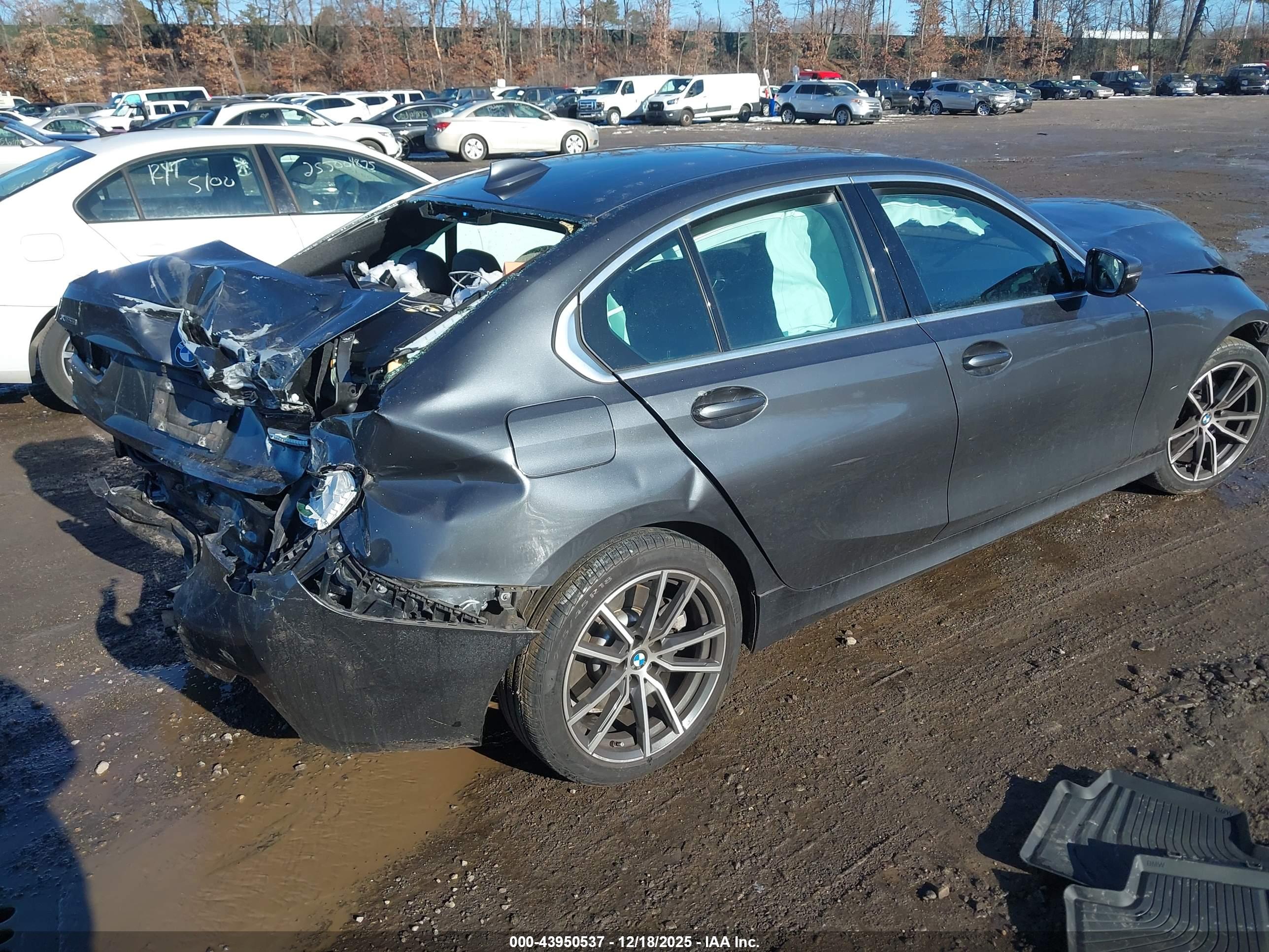 BMW 330I image 4