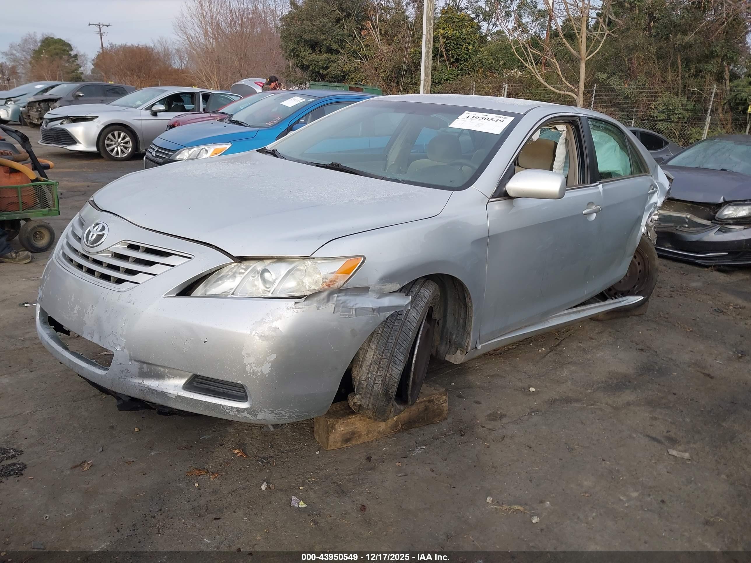 TOYOTA CAMRY image 2