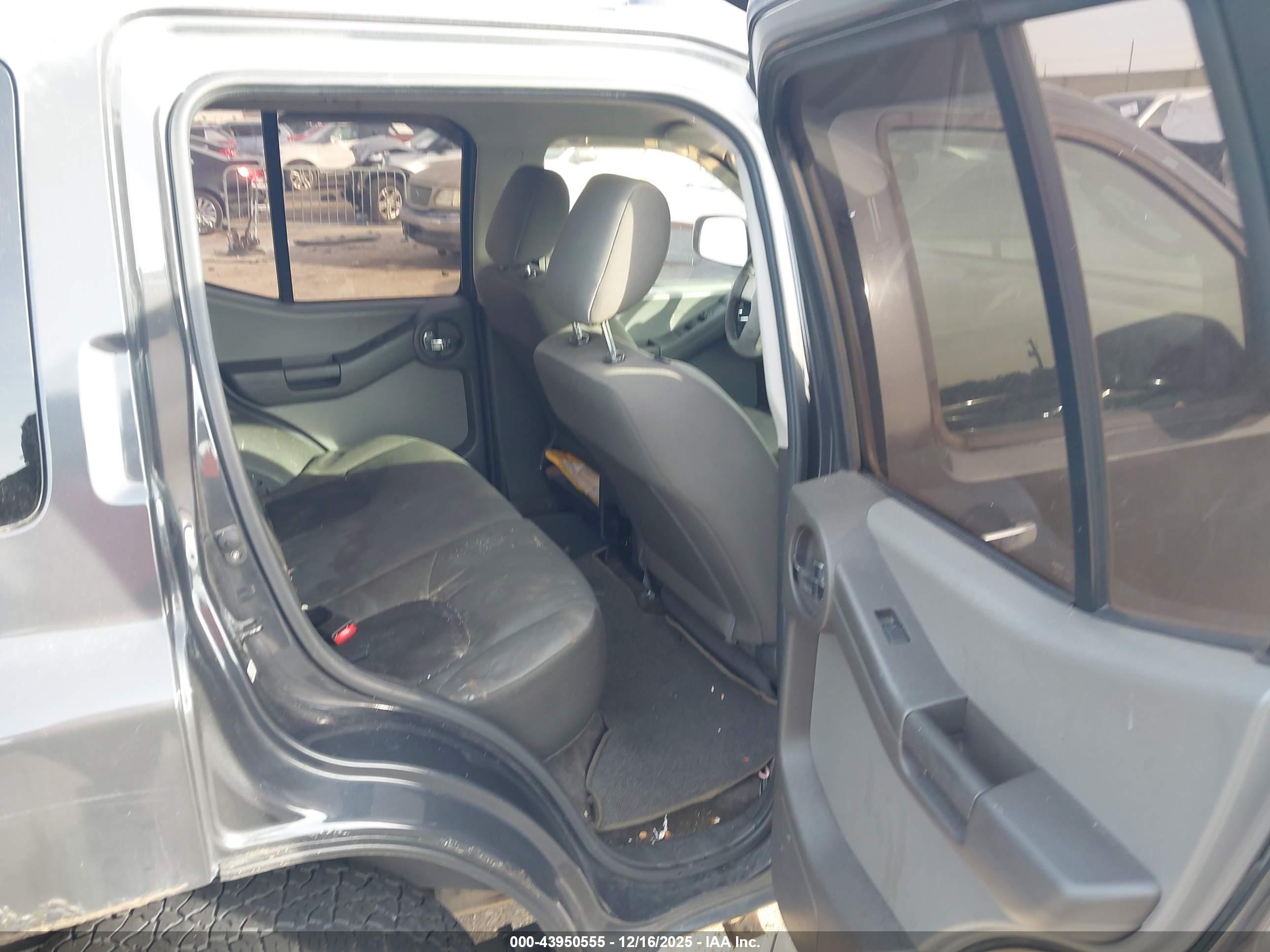 NISSAN XTERRA image 8
