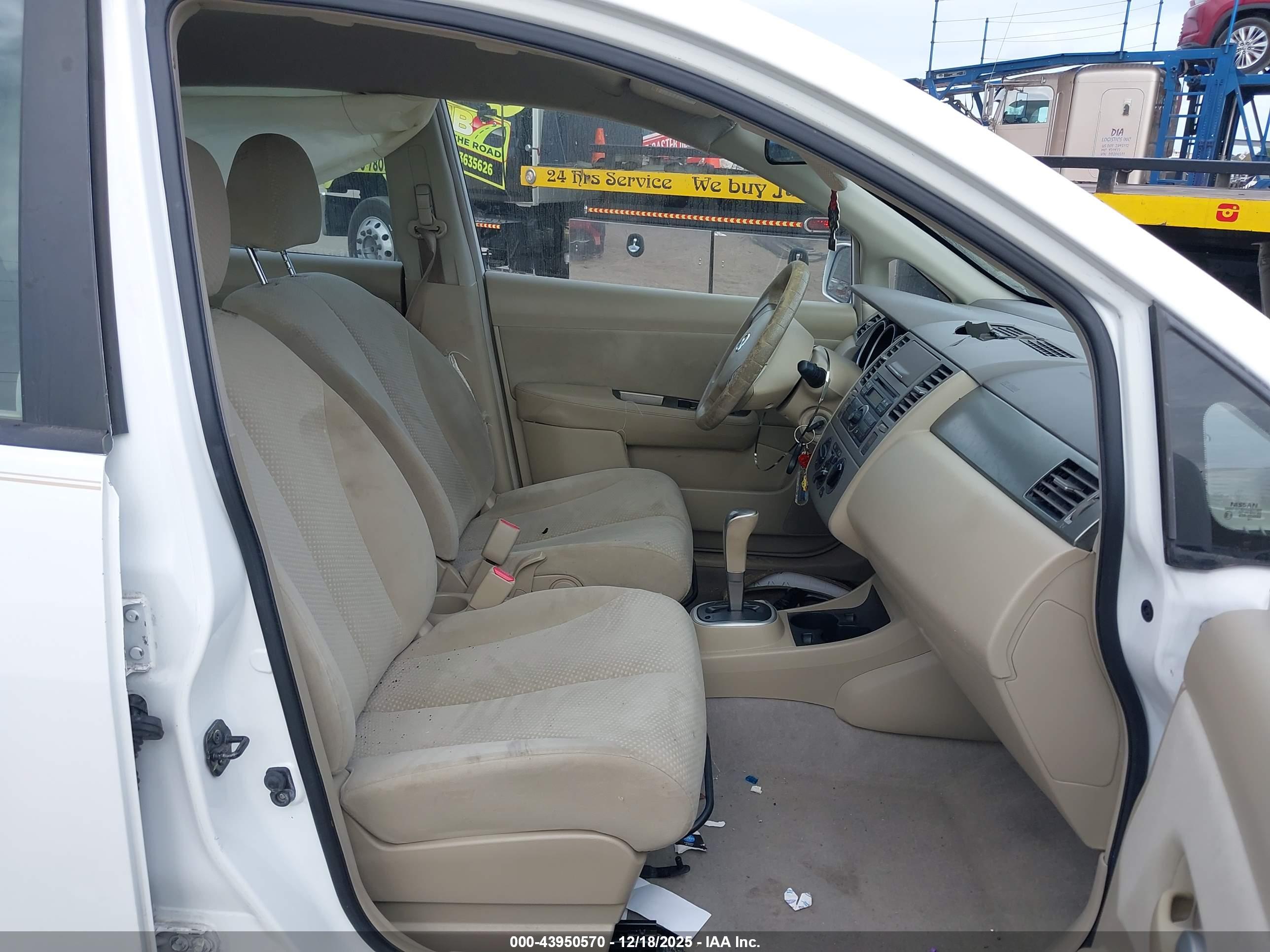 NISSAN VERSA image 5