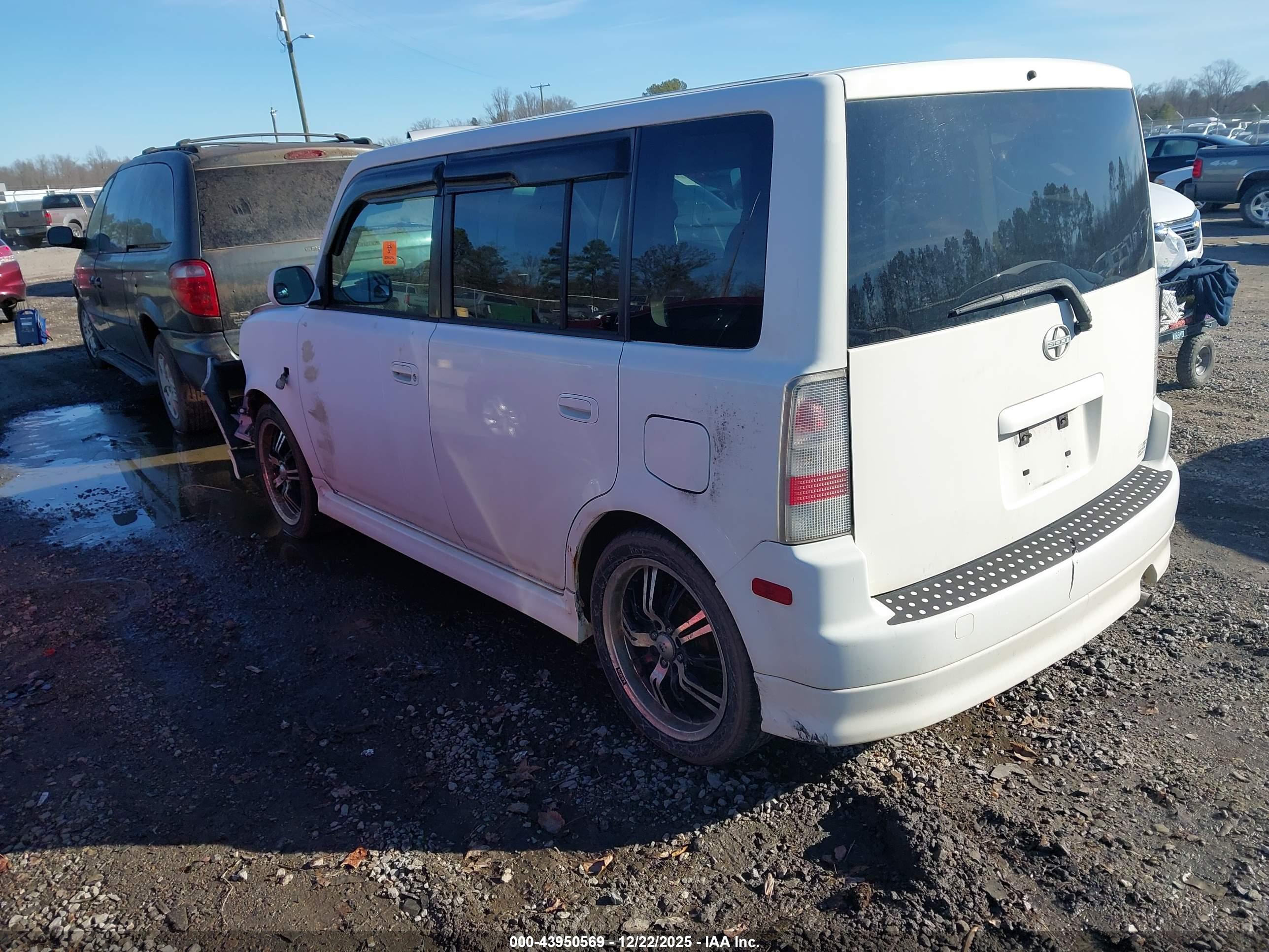 SCION XB image 3