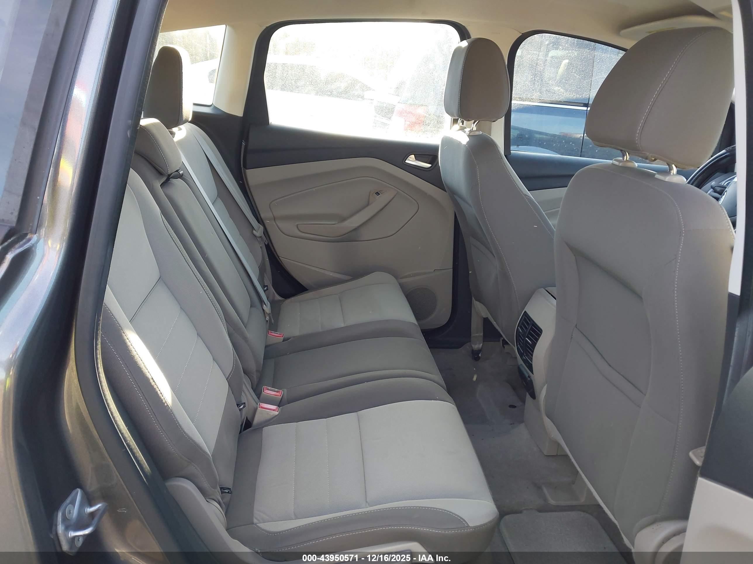 FORD C-MAX image 8
