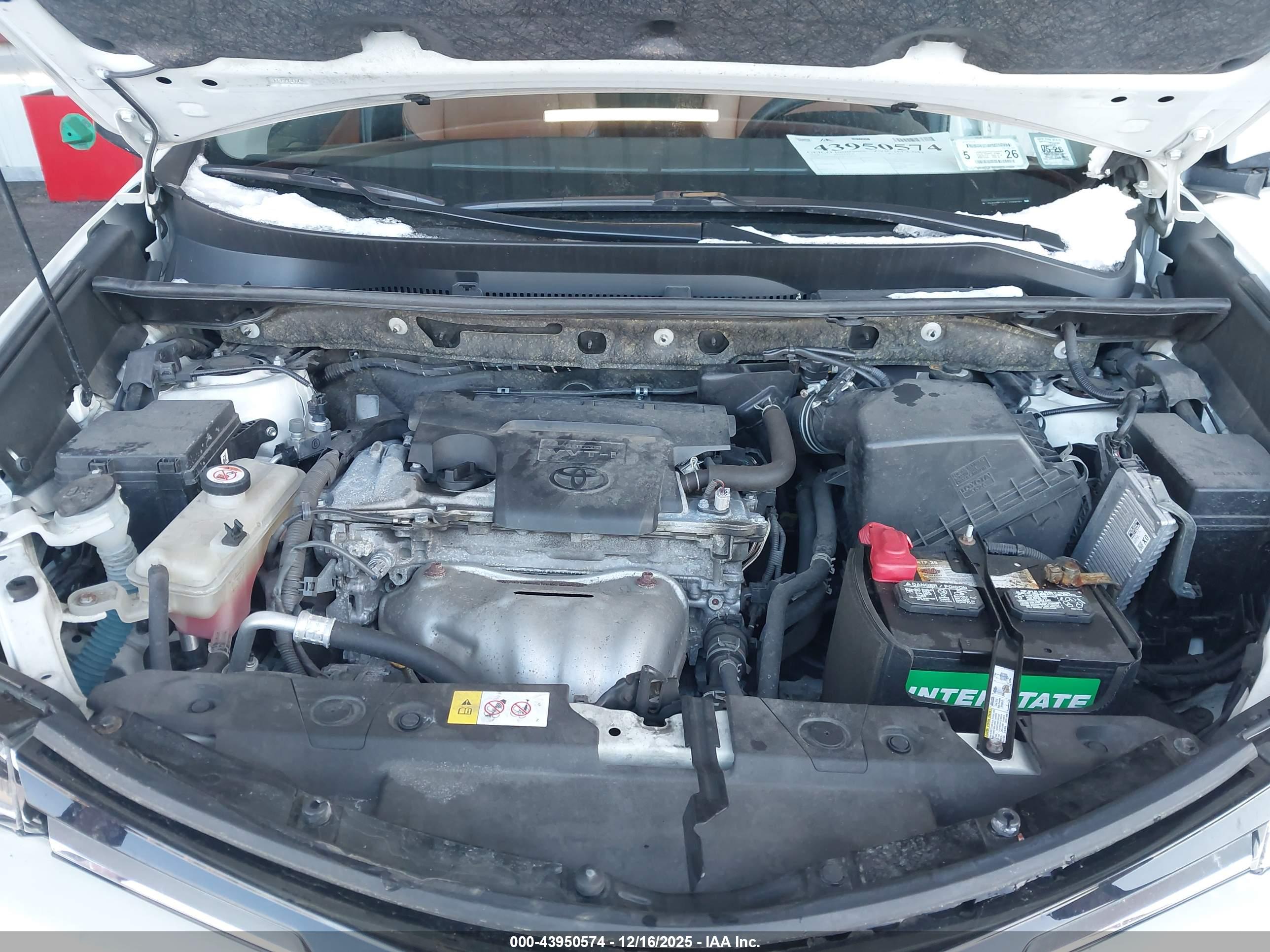 TOYOTA RAV4 image 10