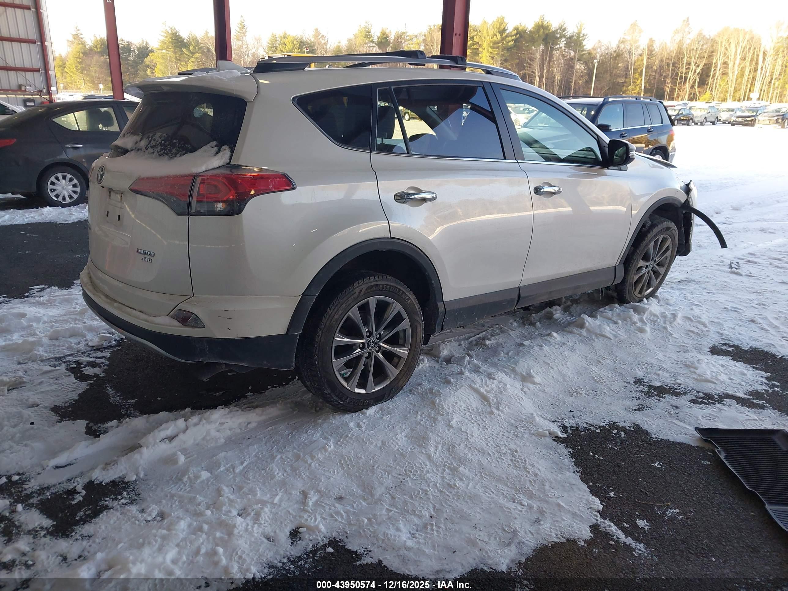 TOYOTA RAV4 image 4
