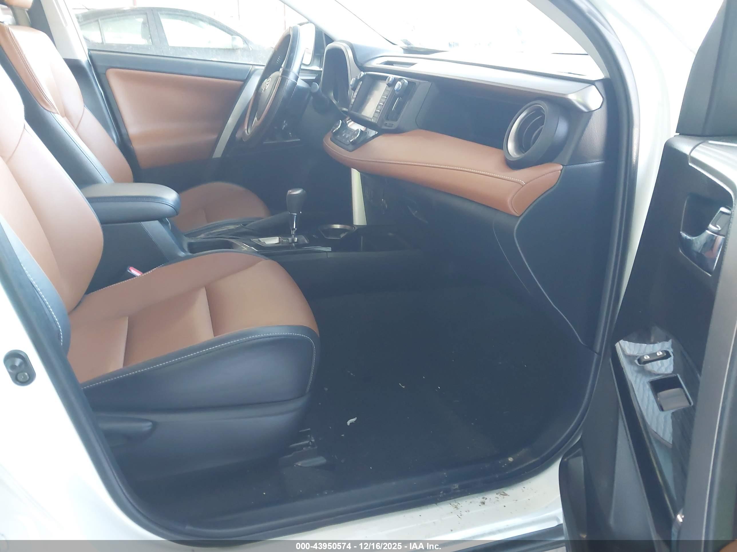 TOYOTA RAV4 image 5