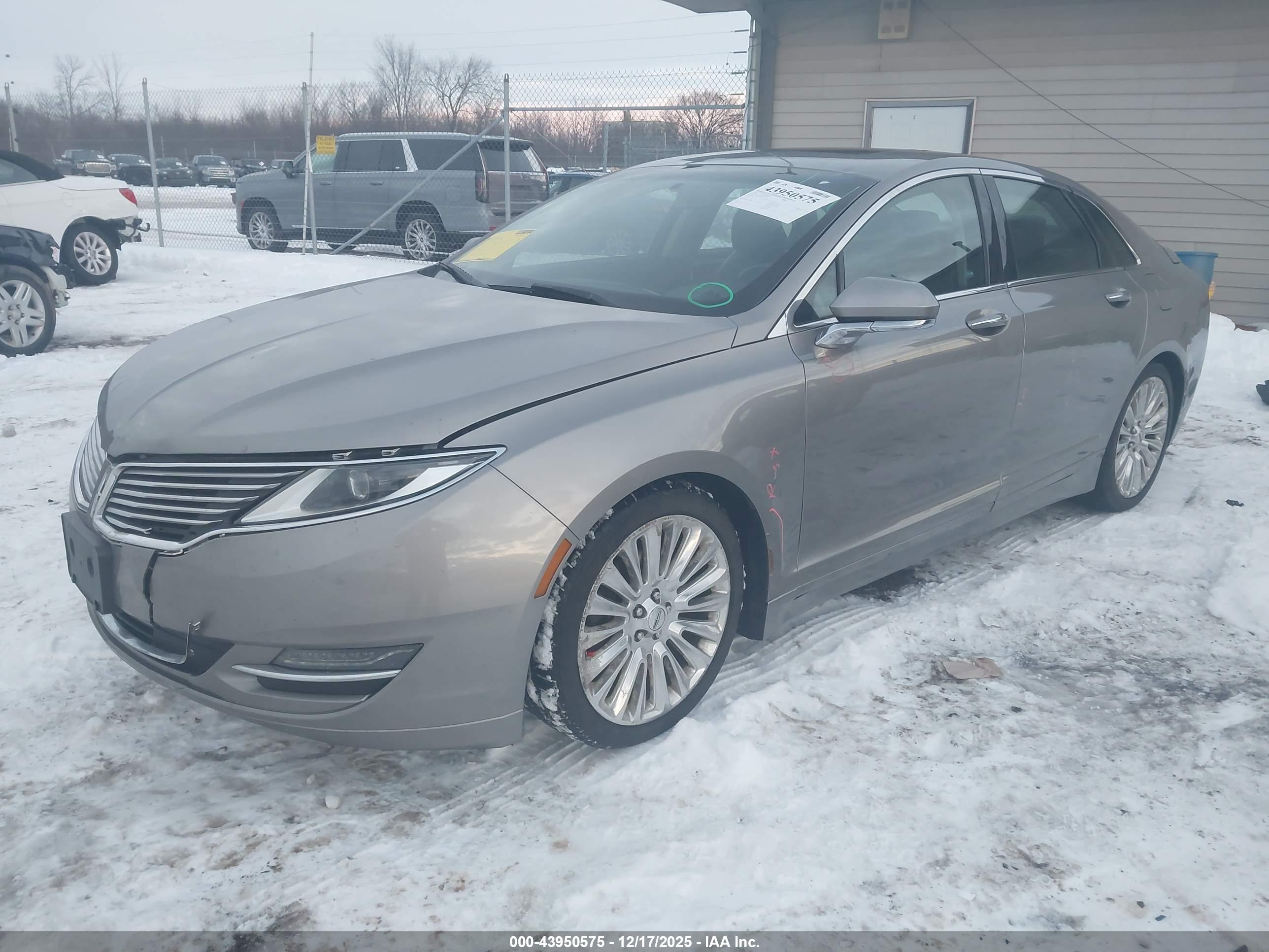 LINCOLN MKZ image 2