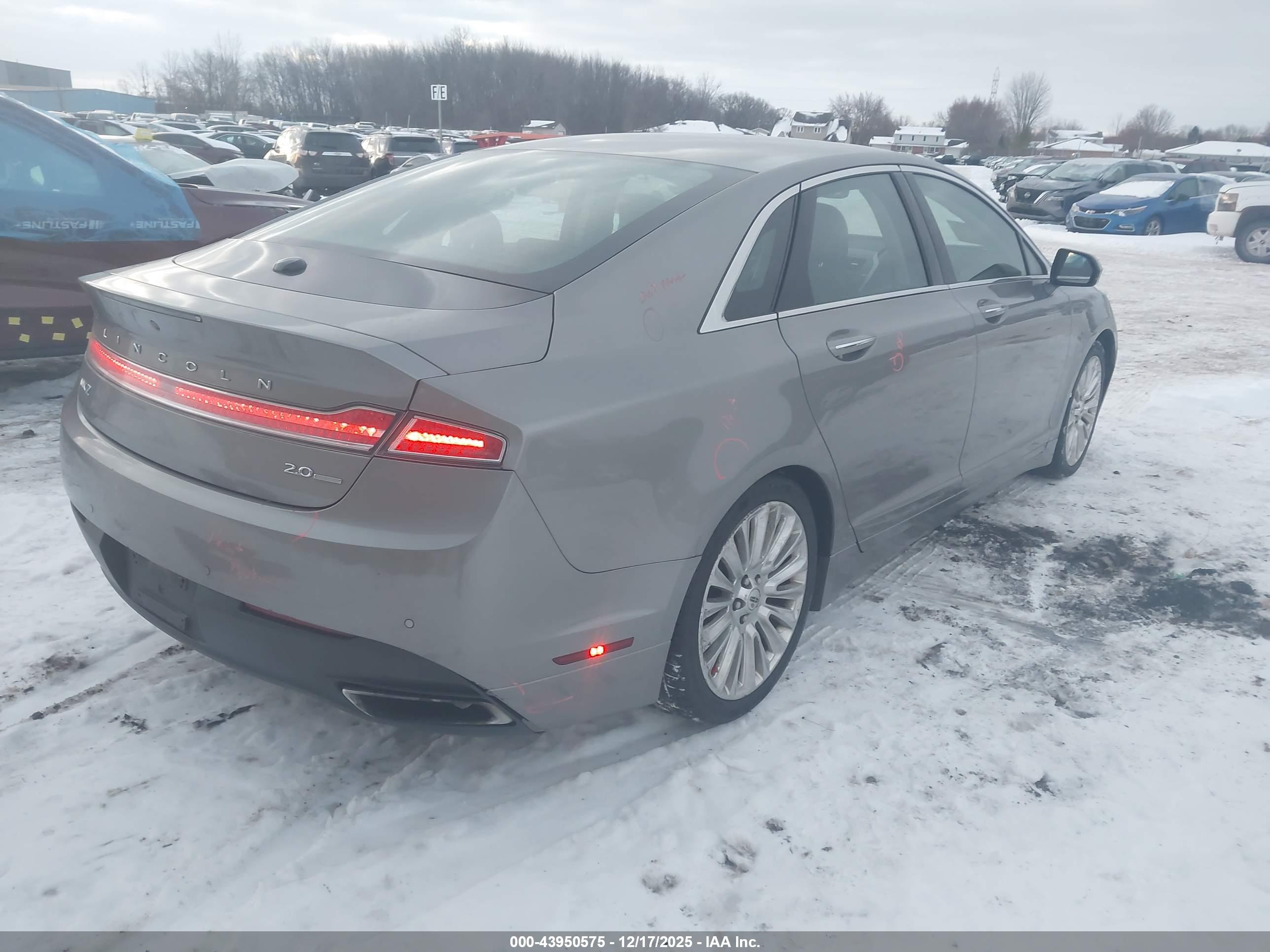 LINCOLN MKZ image 4
