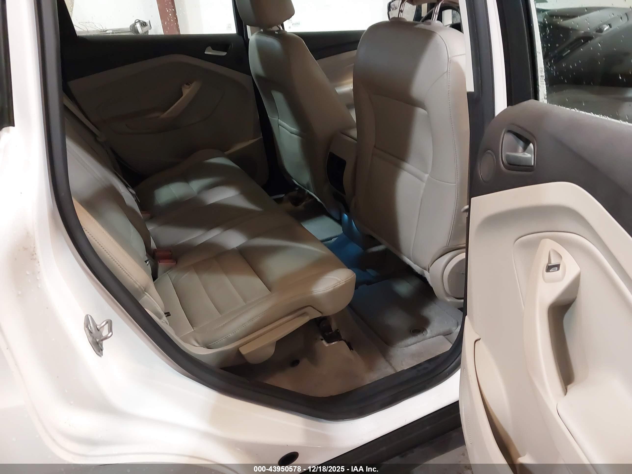FORD C-MAX image 8