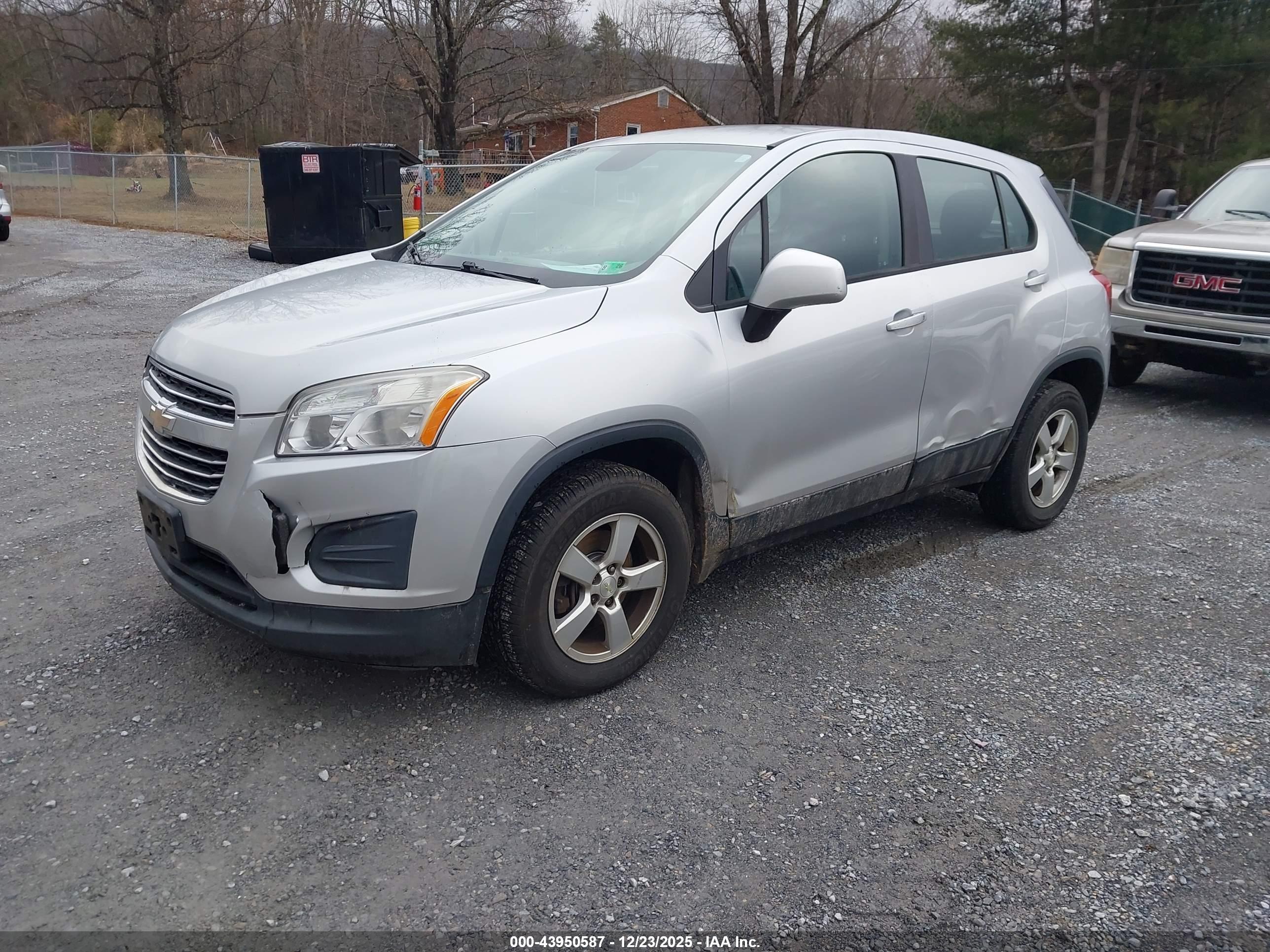CHEVROLET TRAX image 2