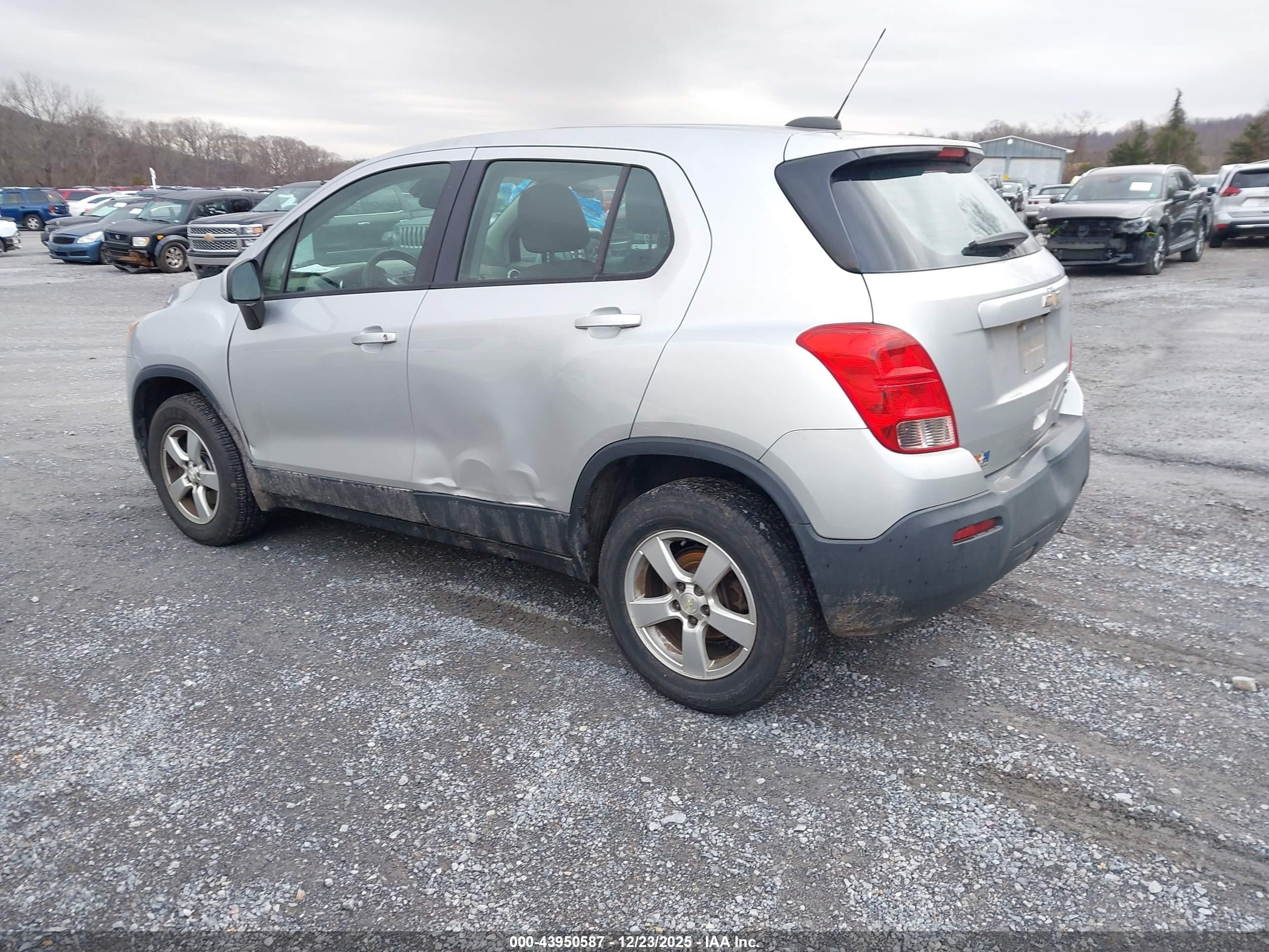 CHEVROLET TRAX image 3