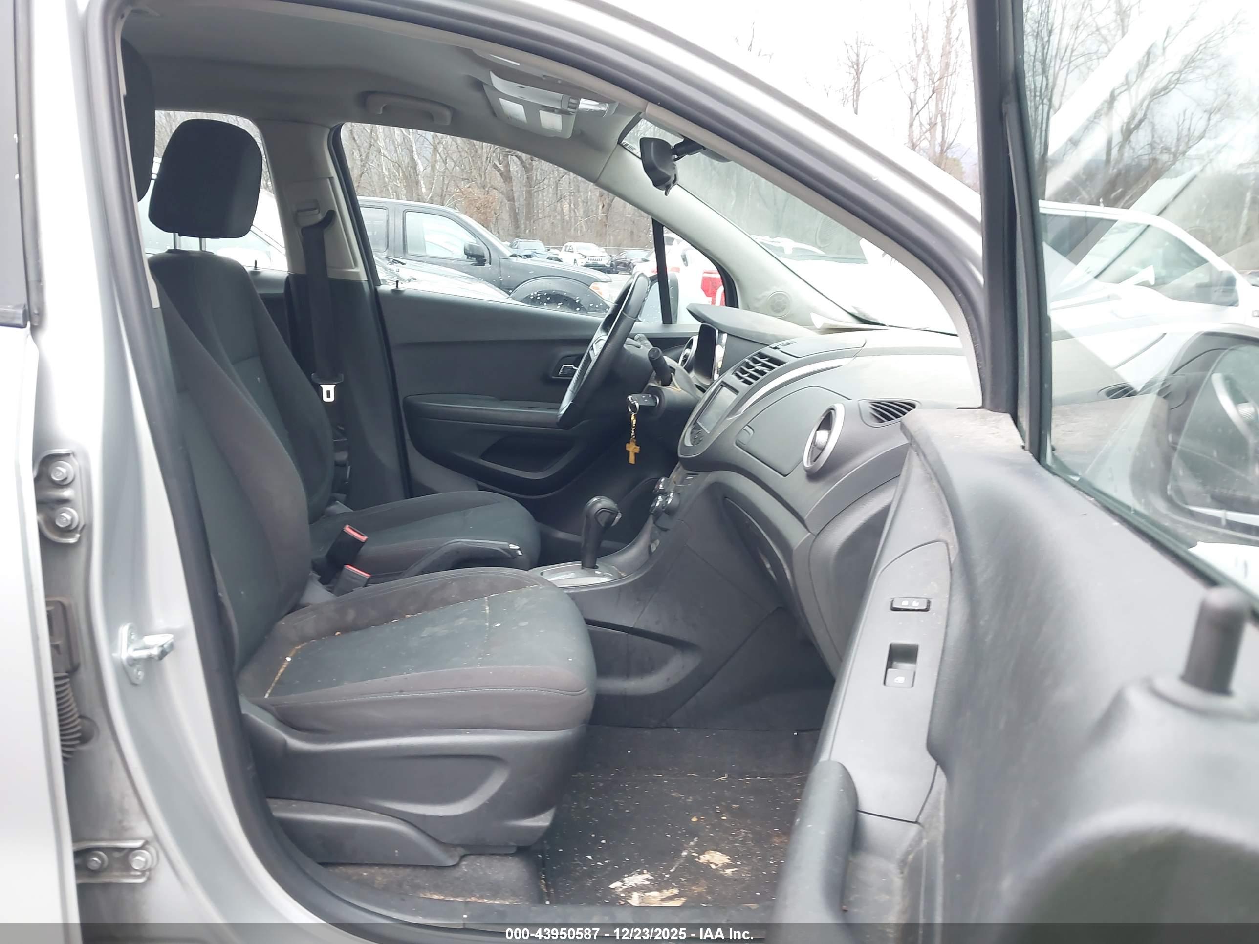 CHEVROLET TRAX image 5