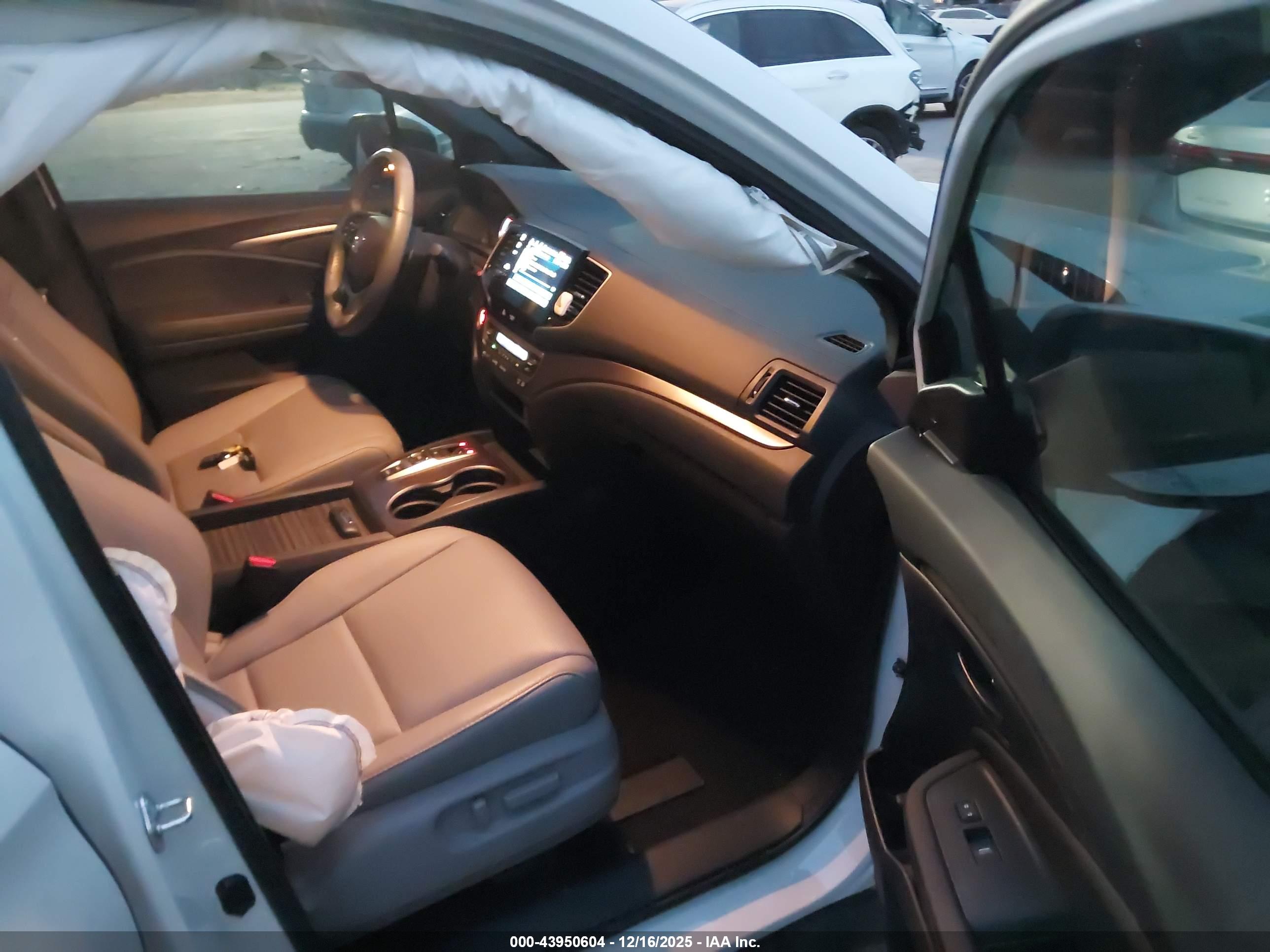 HONDA PASSPORT image 5