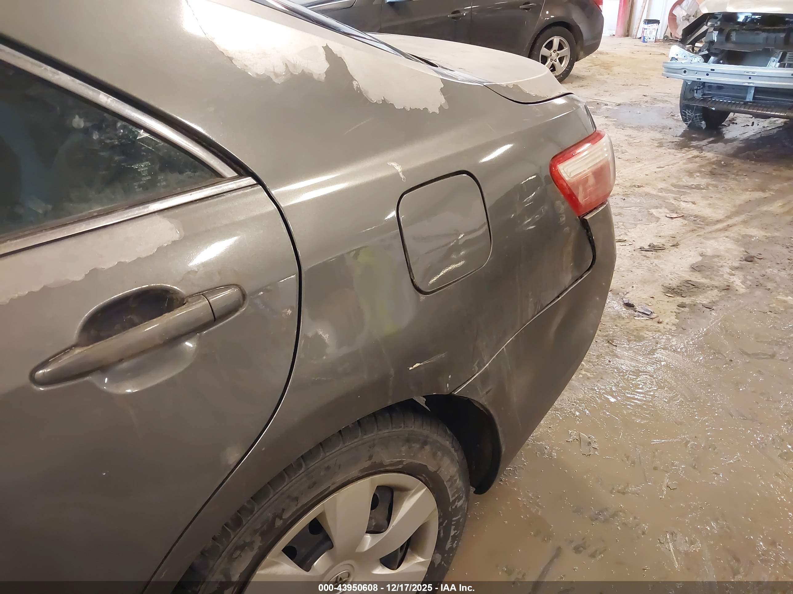 TOYOTA CAMRY image 6