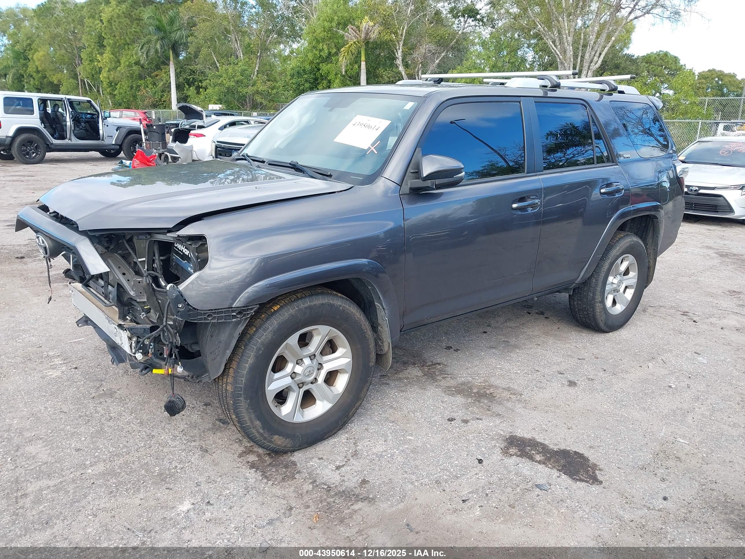 TOYOTA 4RUNNER image 2
