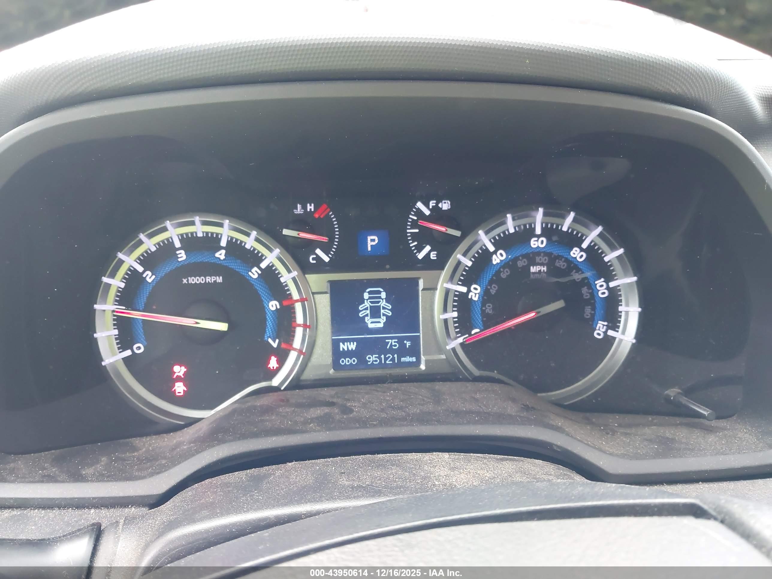TOYOTA 4RUNNER image 7
