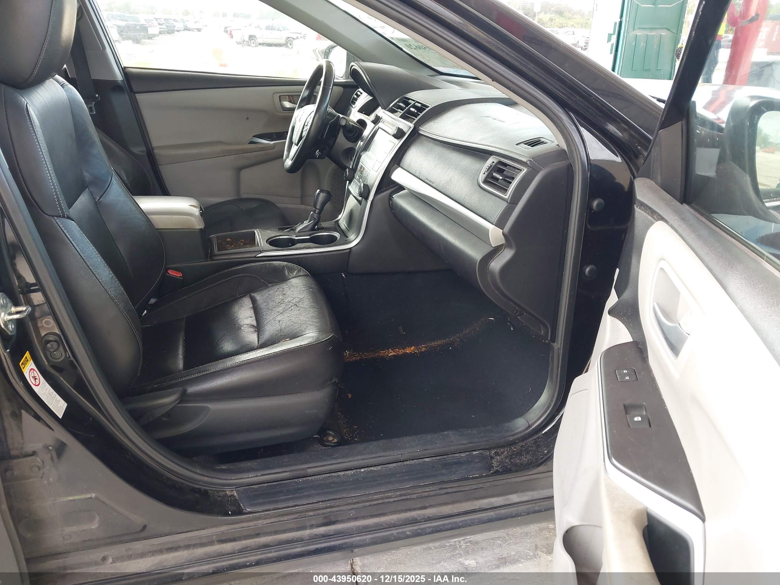 TOYOTA CAMRY image 5