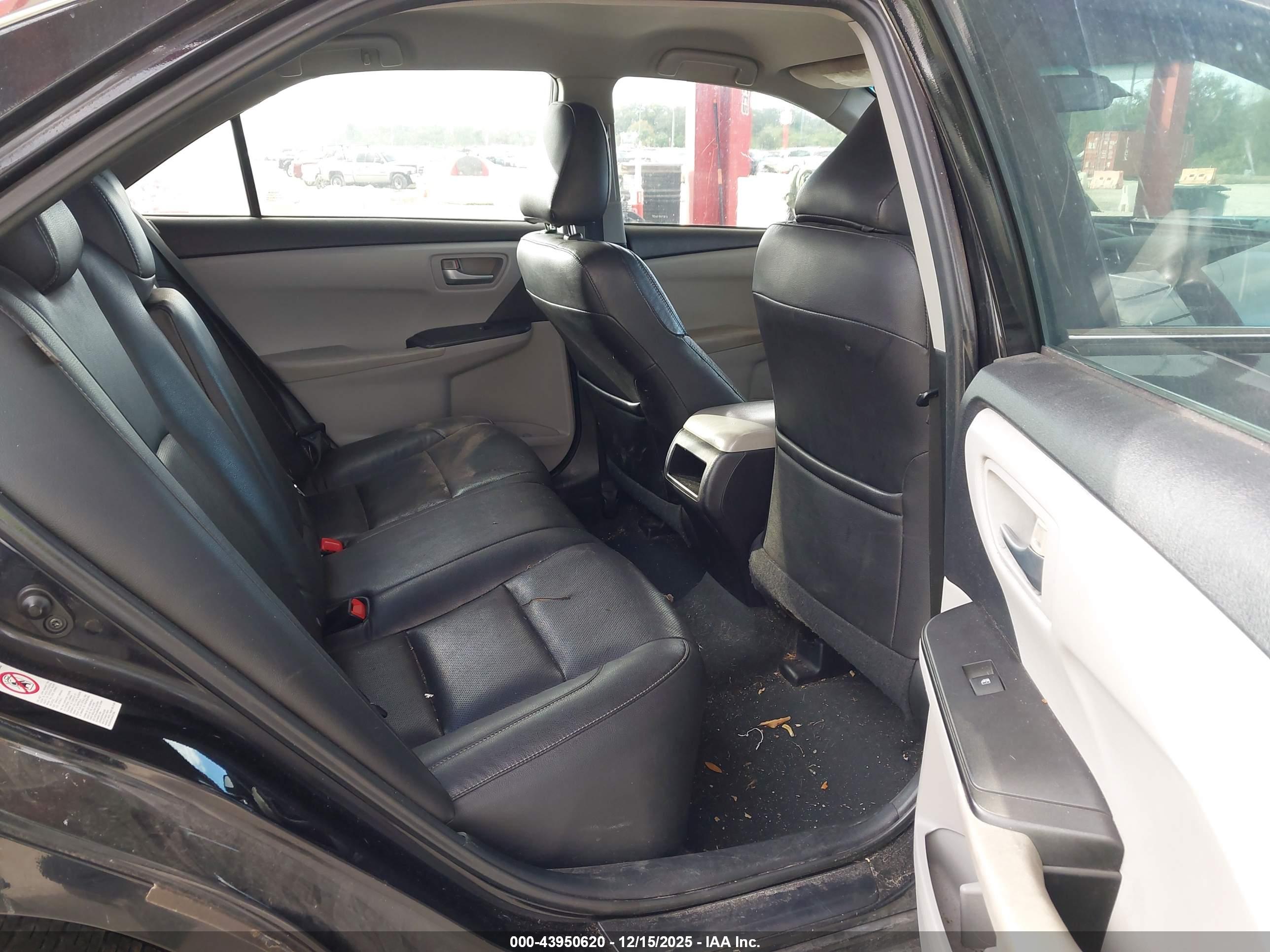 TOYOTA CAMRY image 8