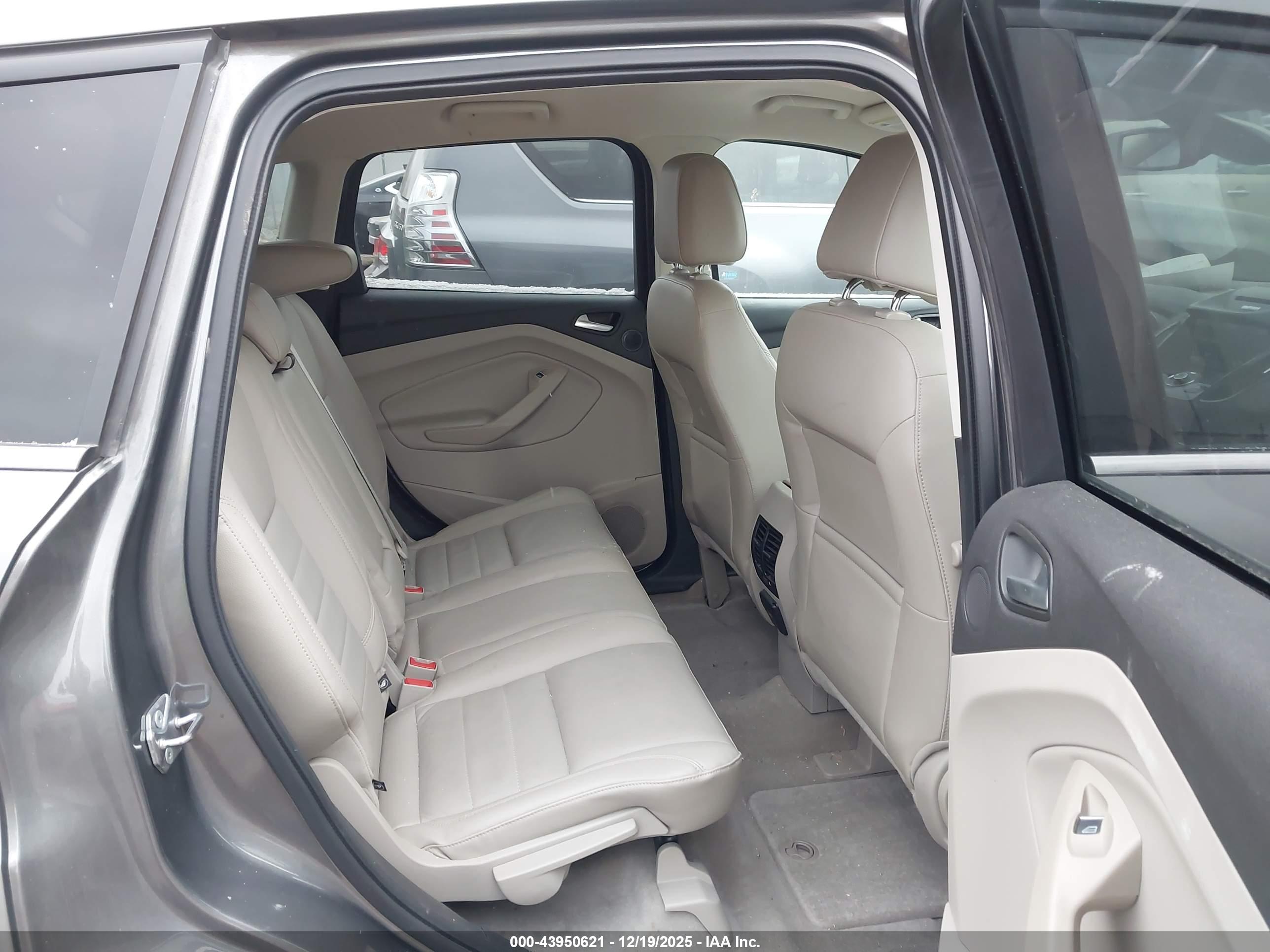 FORD ESCAPE image 8