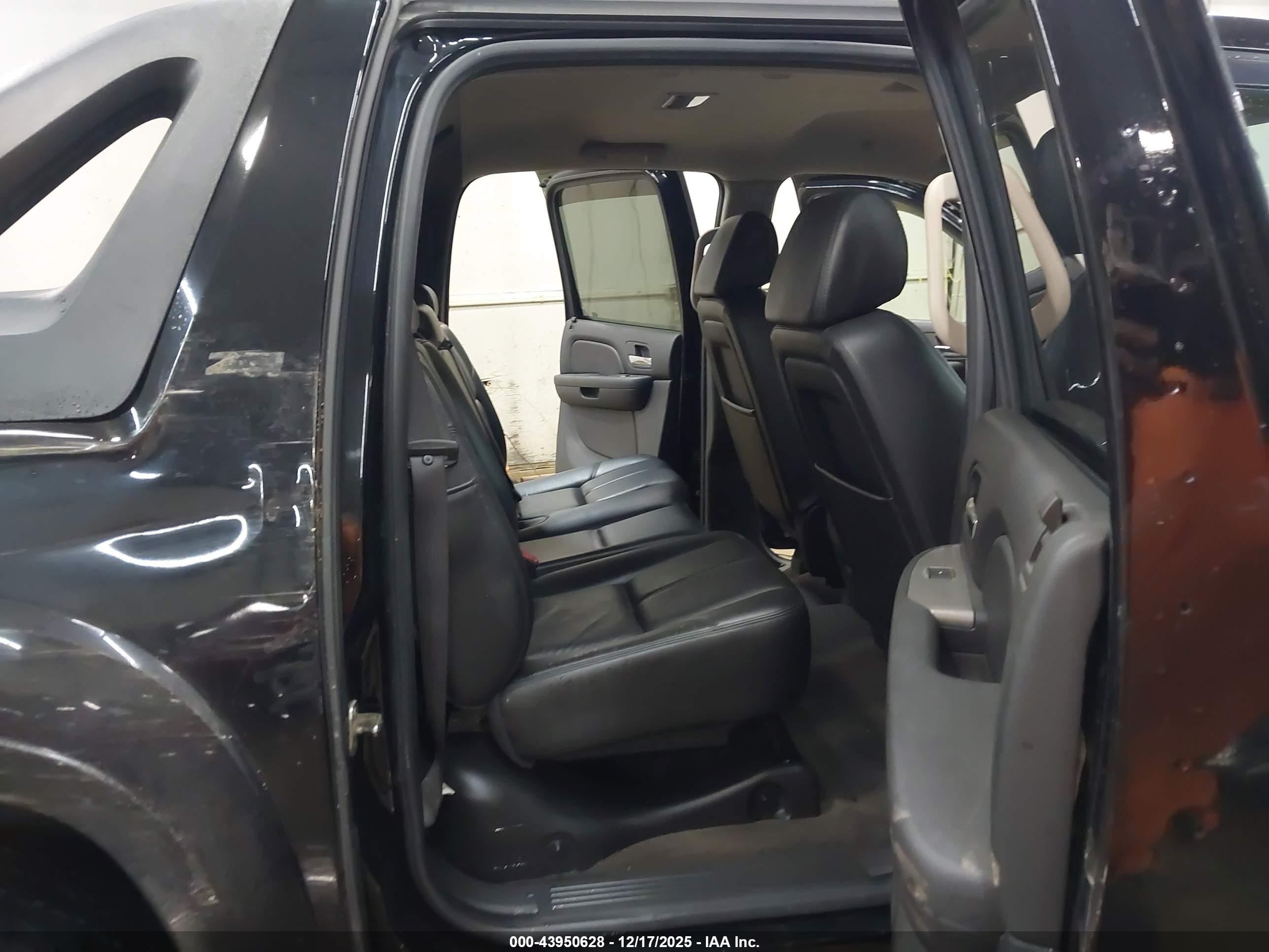CHEVROLET AVALANCHE image 8
